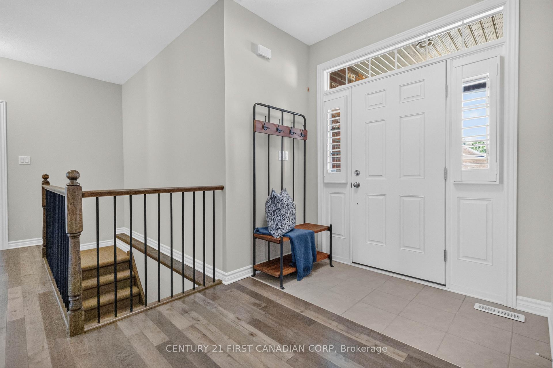 Photo 3 of 3183 Pincombe Drive, London, South W — HOMEH