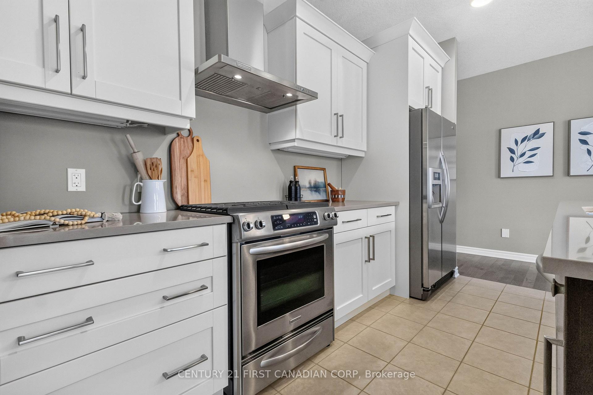 Photo 12 of 3183 Pincombe Drive, London, South W — HOMEH