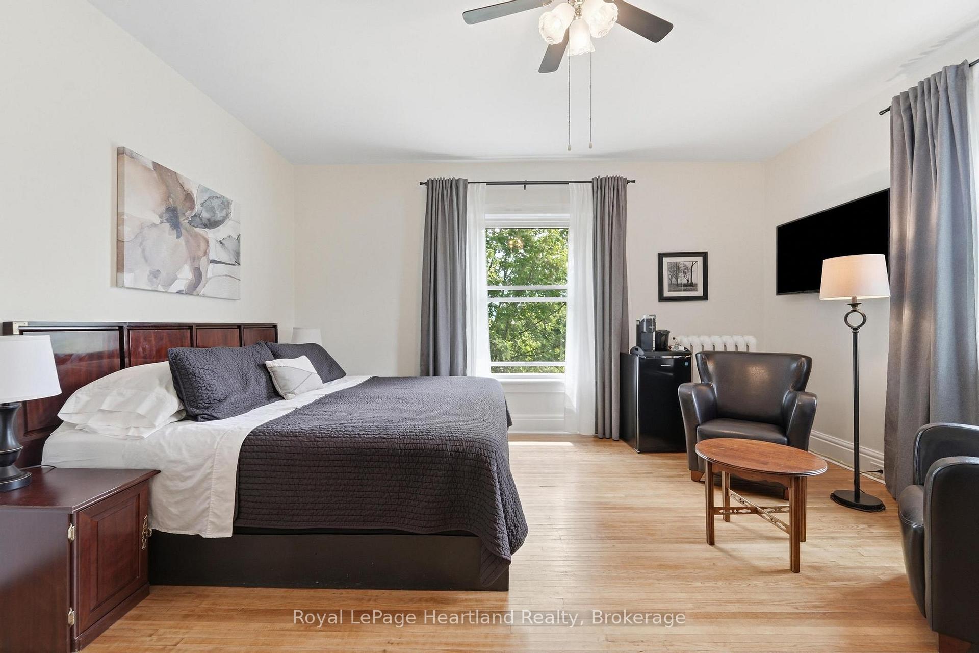 Photo 27 of 72 Colborne Street, Goderich, Goderich (Town) — HOMEH