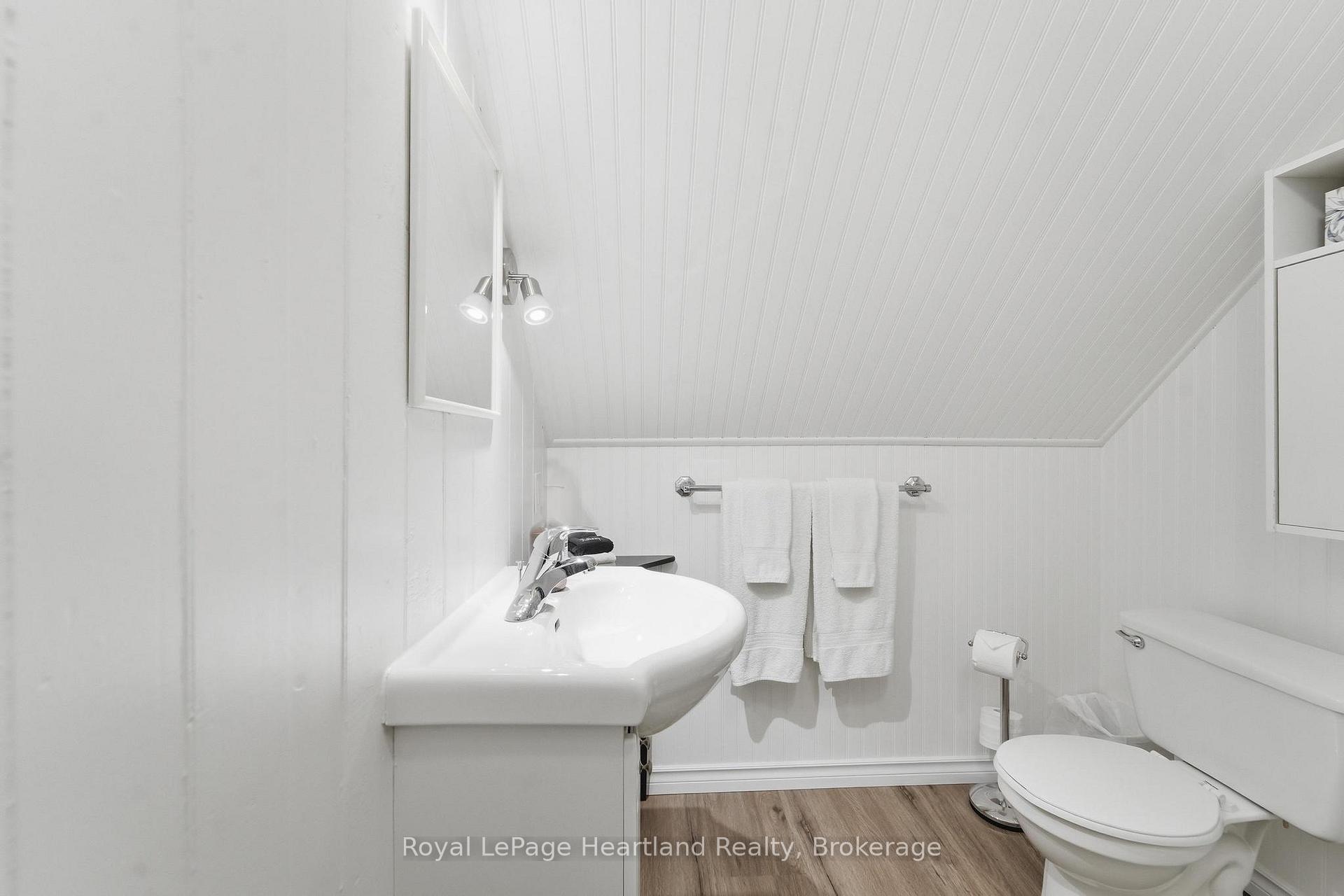 Photo 35 of 72 Colborne Street, Goderich, Goderich (Town) — HOMEH