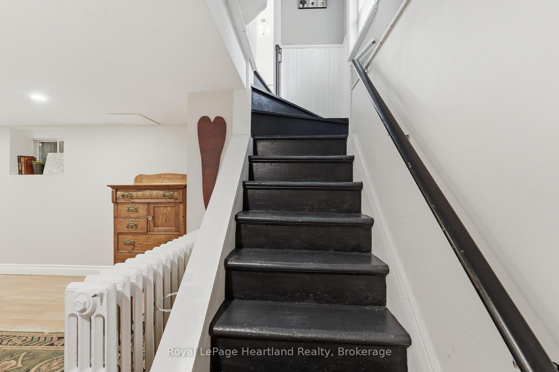 Photo 37 of 72 Colborne Street, Goderich, Goderich (Town) — HOMEH