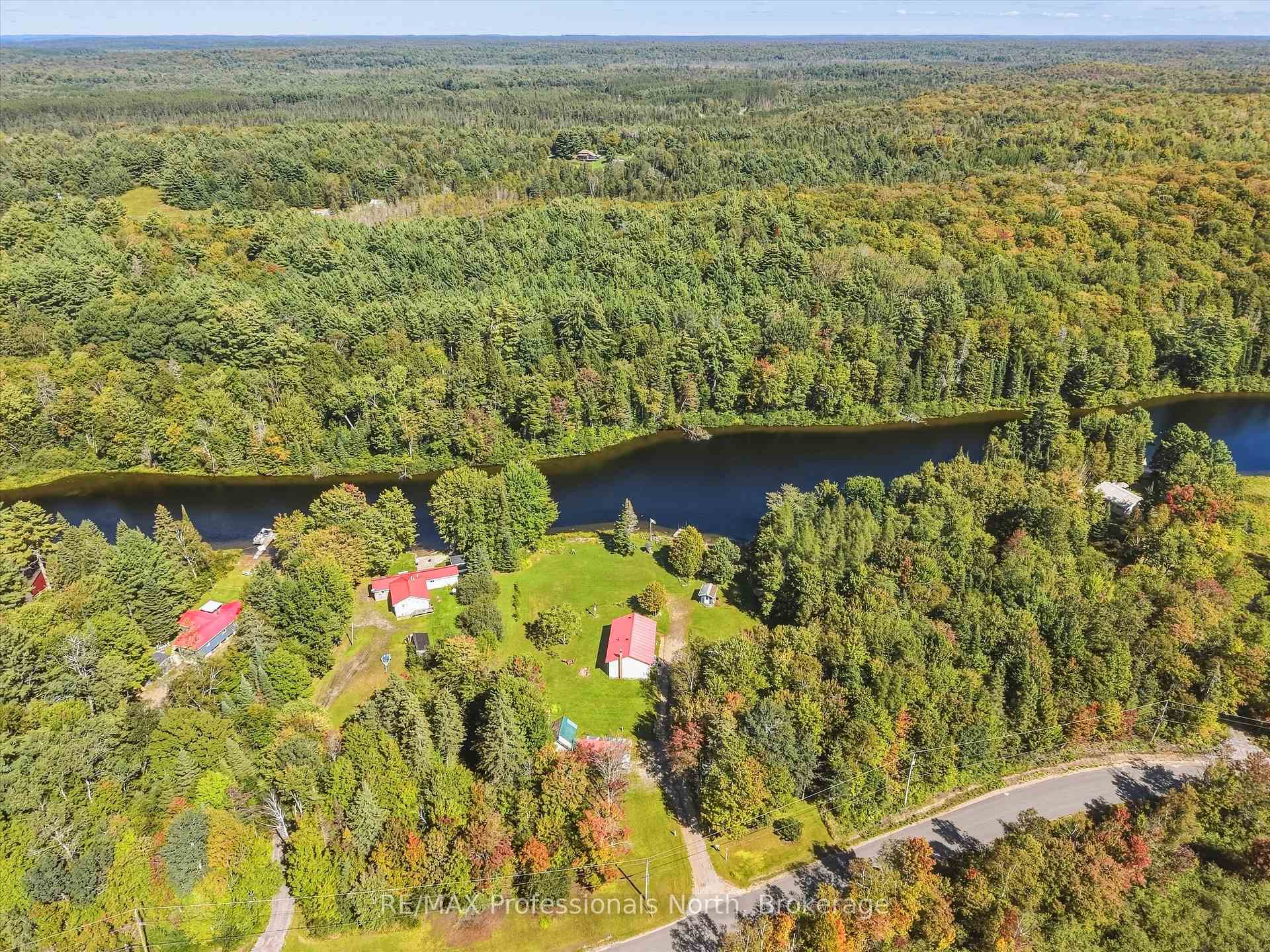 Photo 5 of 1035 Sherwood Forest Road, Bracebridge — HOMEH