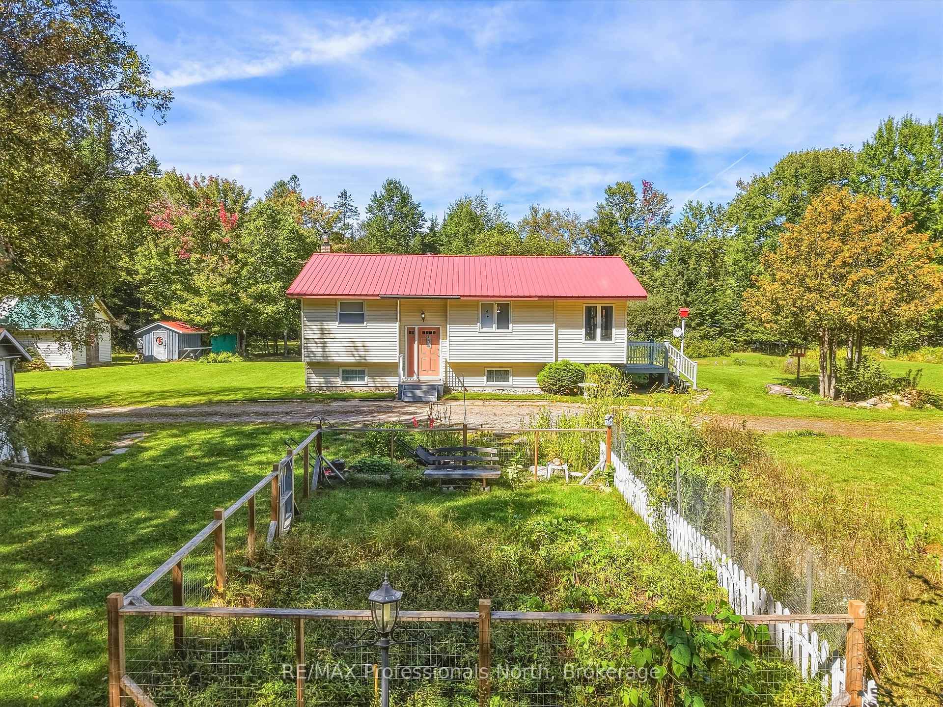 Photo 7 of 1035 Sherwood Forest Road, Bracebridge — HOMEH