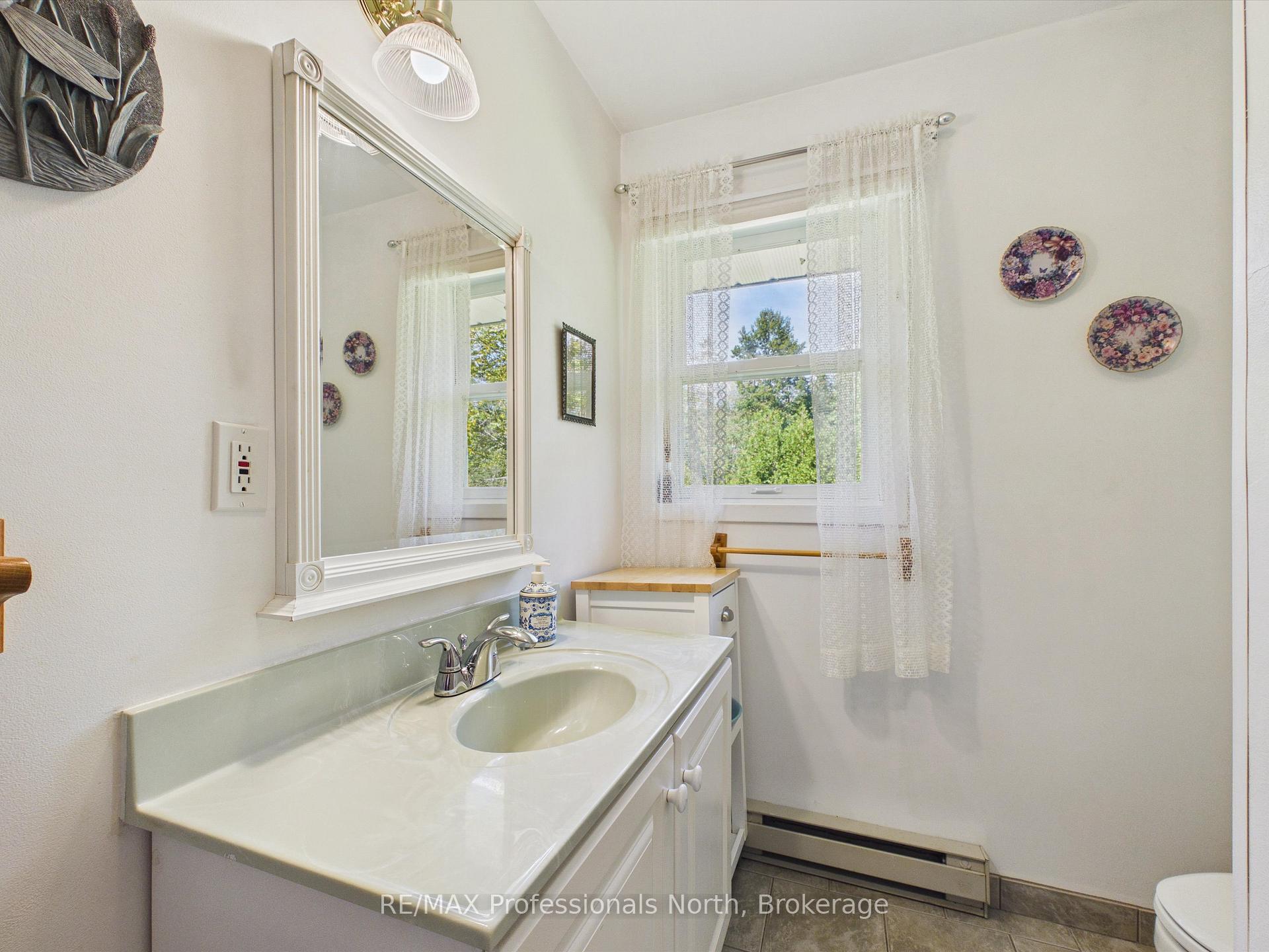 Photo 23 of 1035 Sherwood Forest Road, Bracebridge — HOMEH