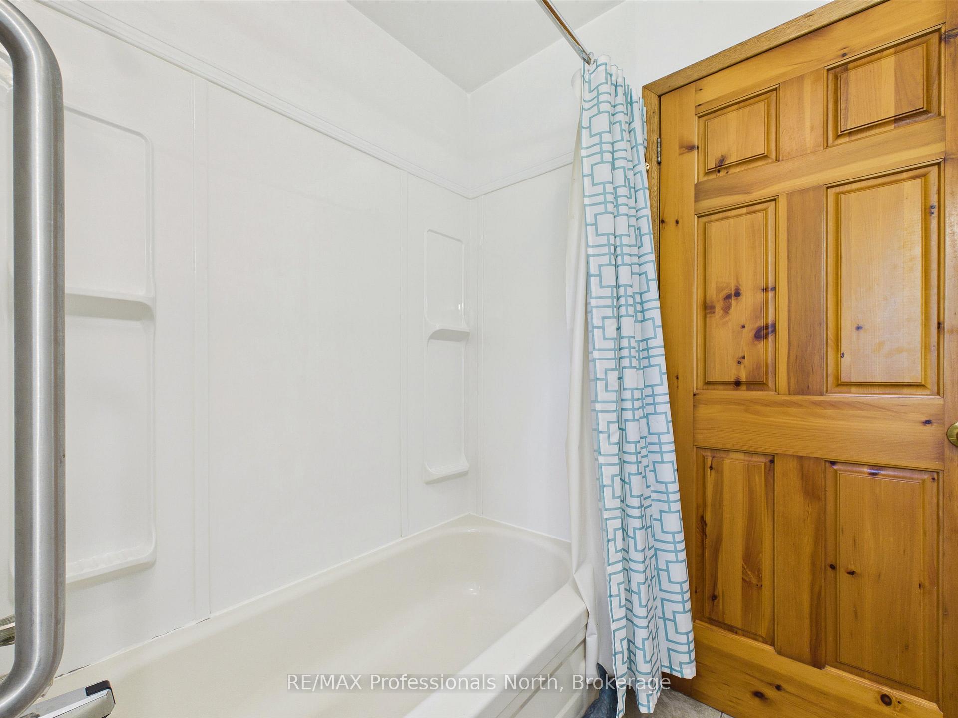 Photo 24 of 1035 Sherwood Forest Road, Bracebridge — HOMEH