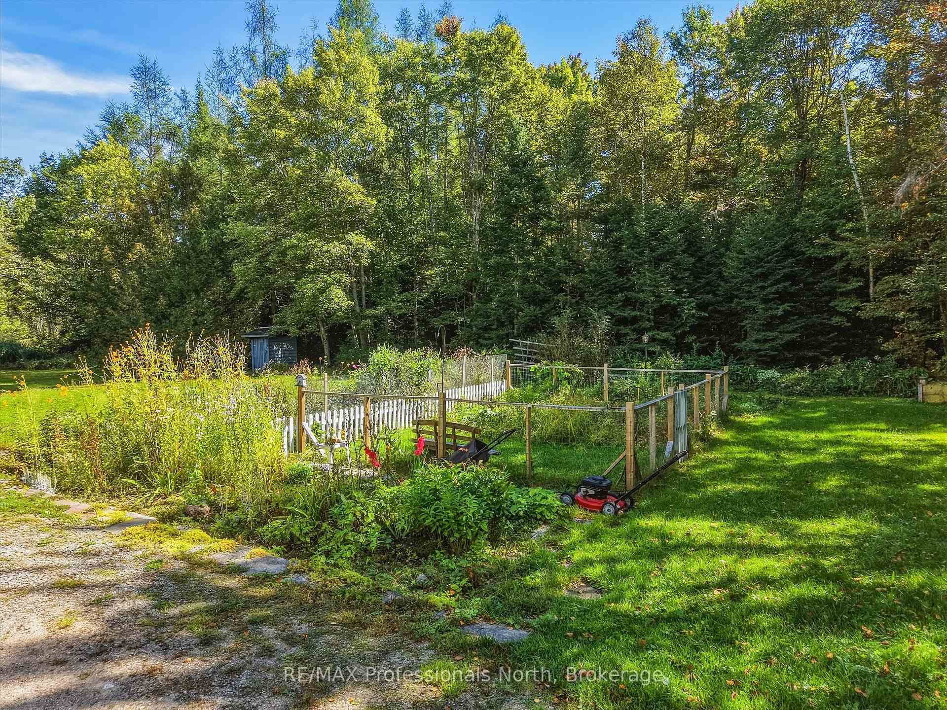 Photo 43 of 1035 Sherwood Forest Road, Bracebridge — HOMEH