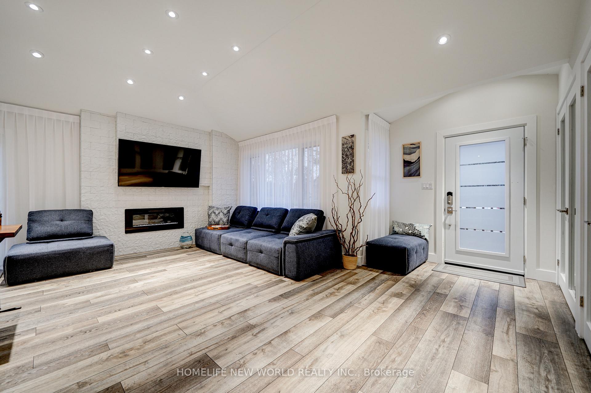 Photo 32 of 65 Edith Street, Georgina, Sutton & Jackson's Point — HOMEH