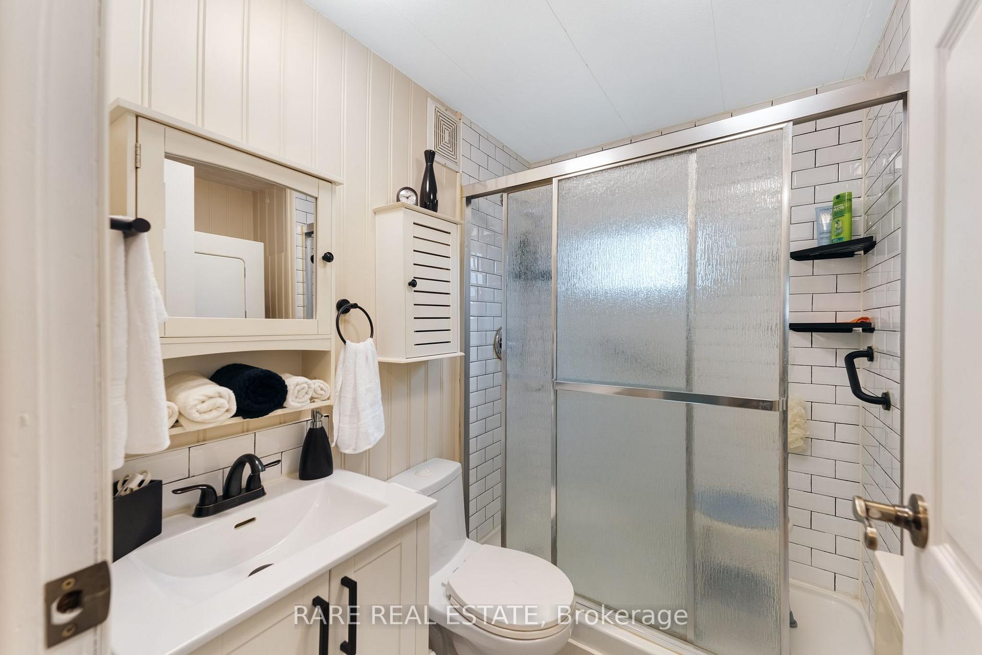 Photo 11 of 11 Hawthorne Drive, Innisfil, Alcona — HOMEH