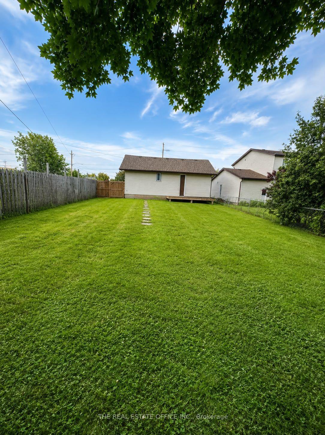 Photo 15 of 265 Pasadena Drive, Georgina, Keswick South — HOMEH