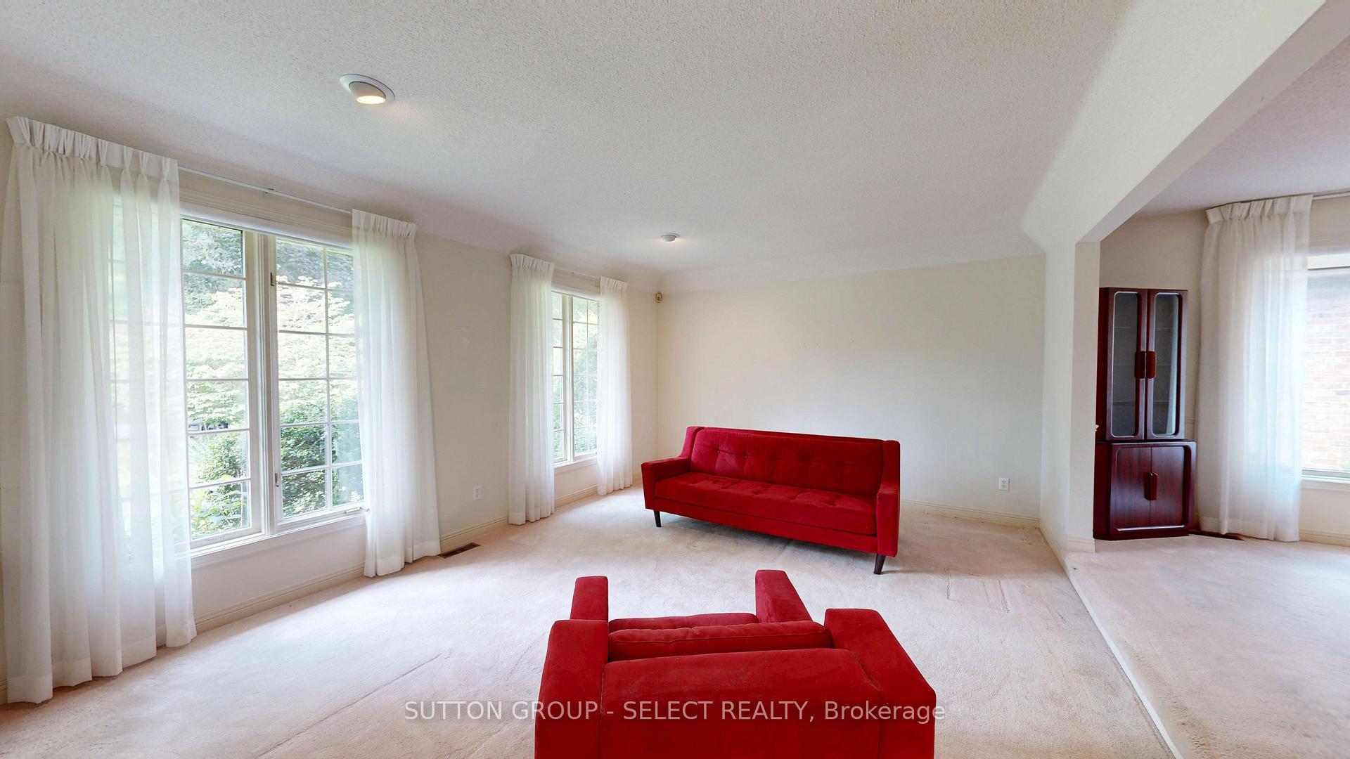 Photo 11 of 34 Pine Ridge Drive, London, North B — HOMEH