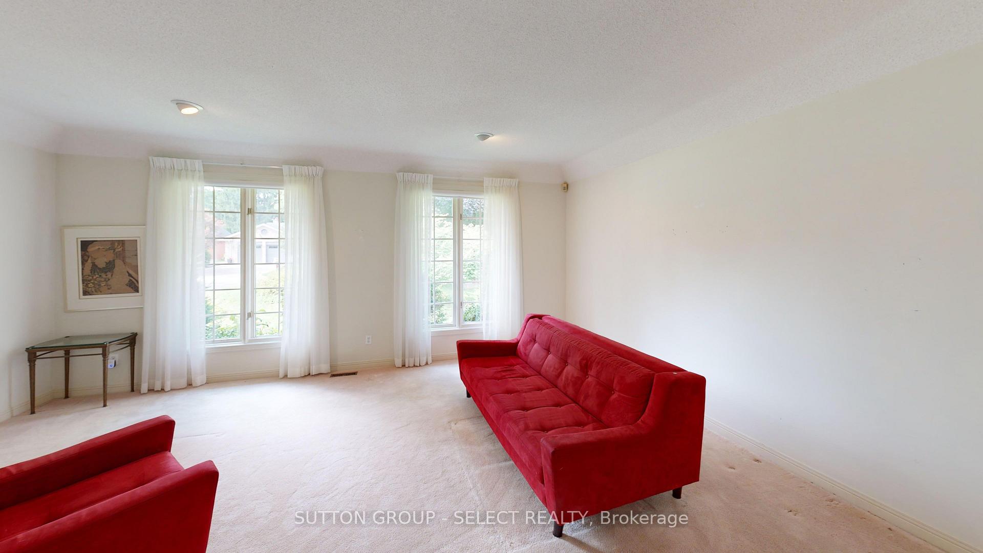 Photo 13 of 34 Pine Ridge Drive, London, North B — HOMEH