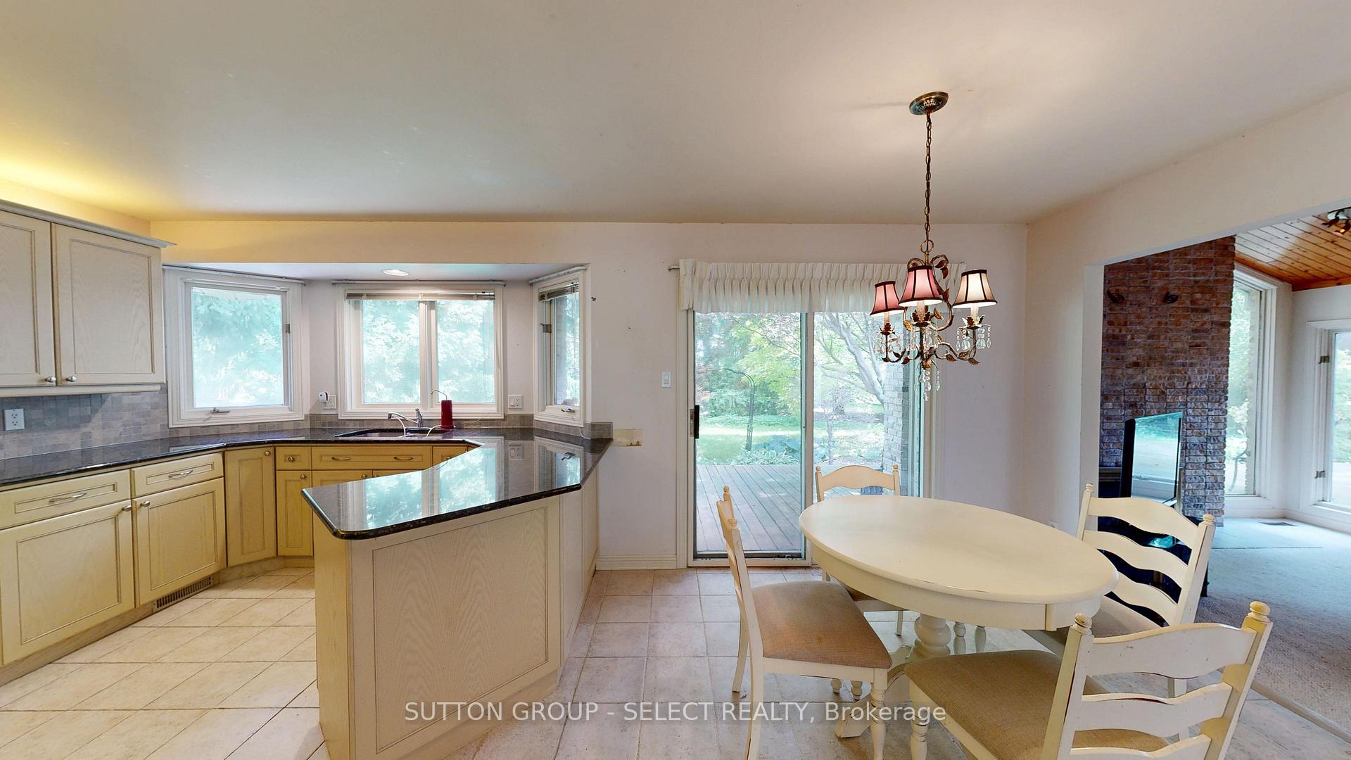 Photo 17 of 34 Pine Ridge Drive, London, North B — HOMEH