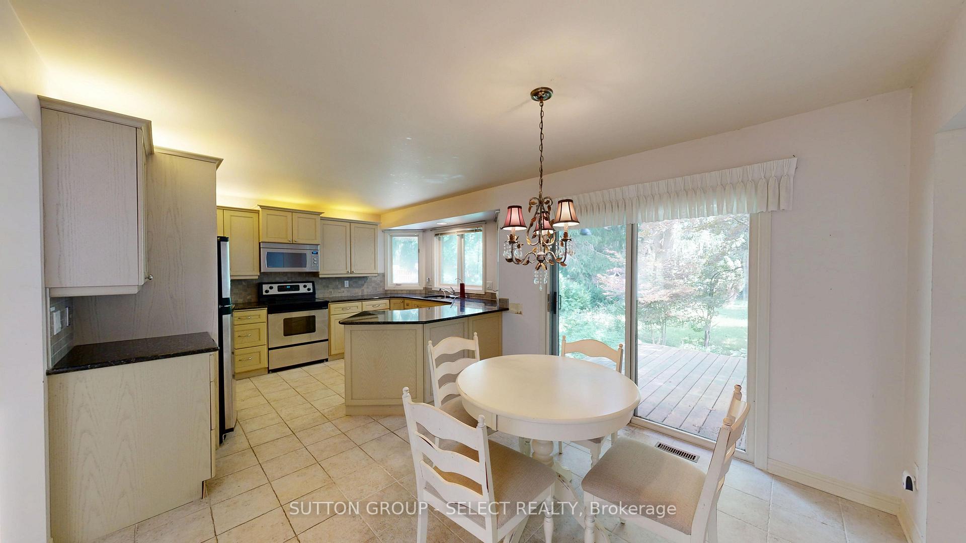 Photo 18 of 34 Pine Ridge Drive, London, North B — HOMEH