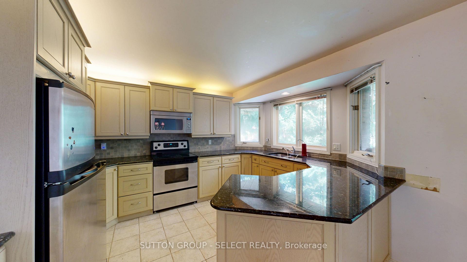Photo 19 of 34 Pine Ridge Drive, London, North B — HOMEH