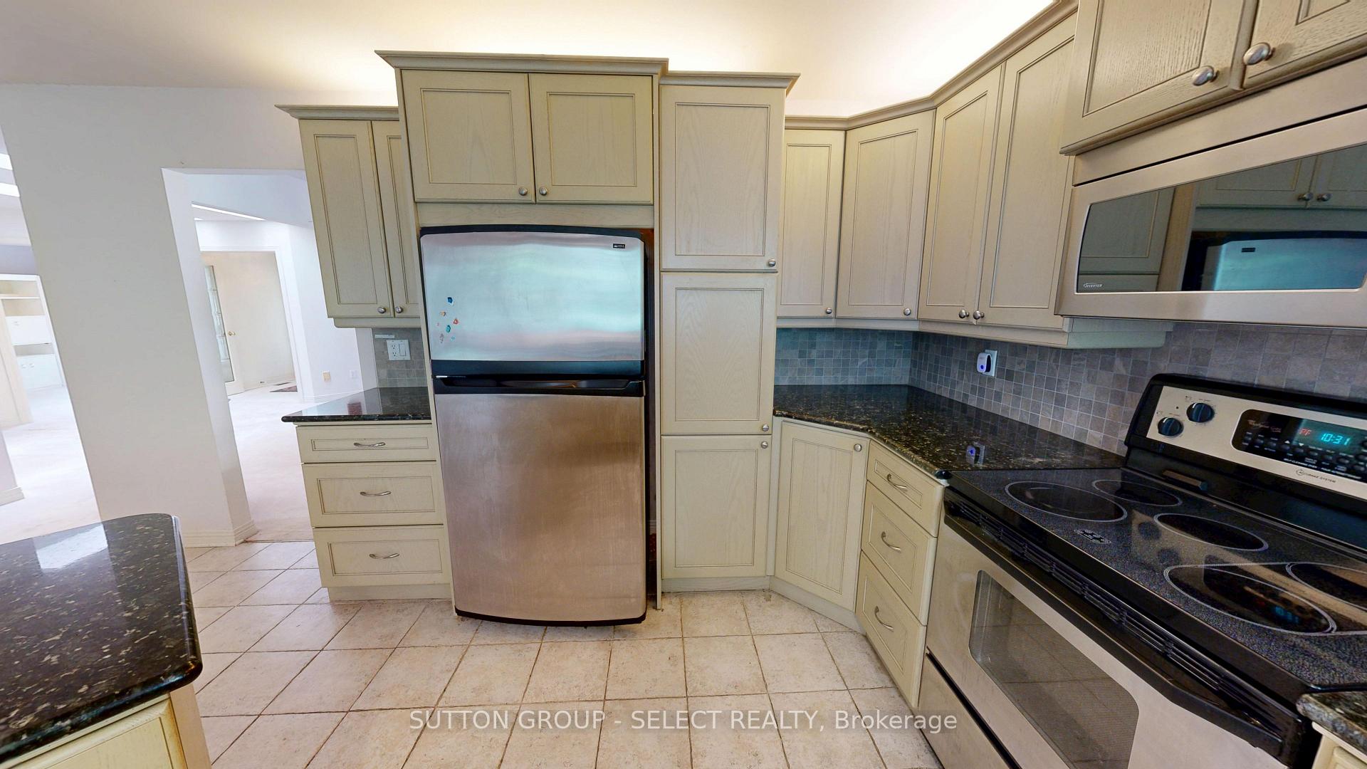 Photo 20 of 34 Pine Ridge Drive, London, North B — HOMEH