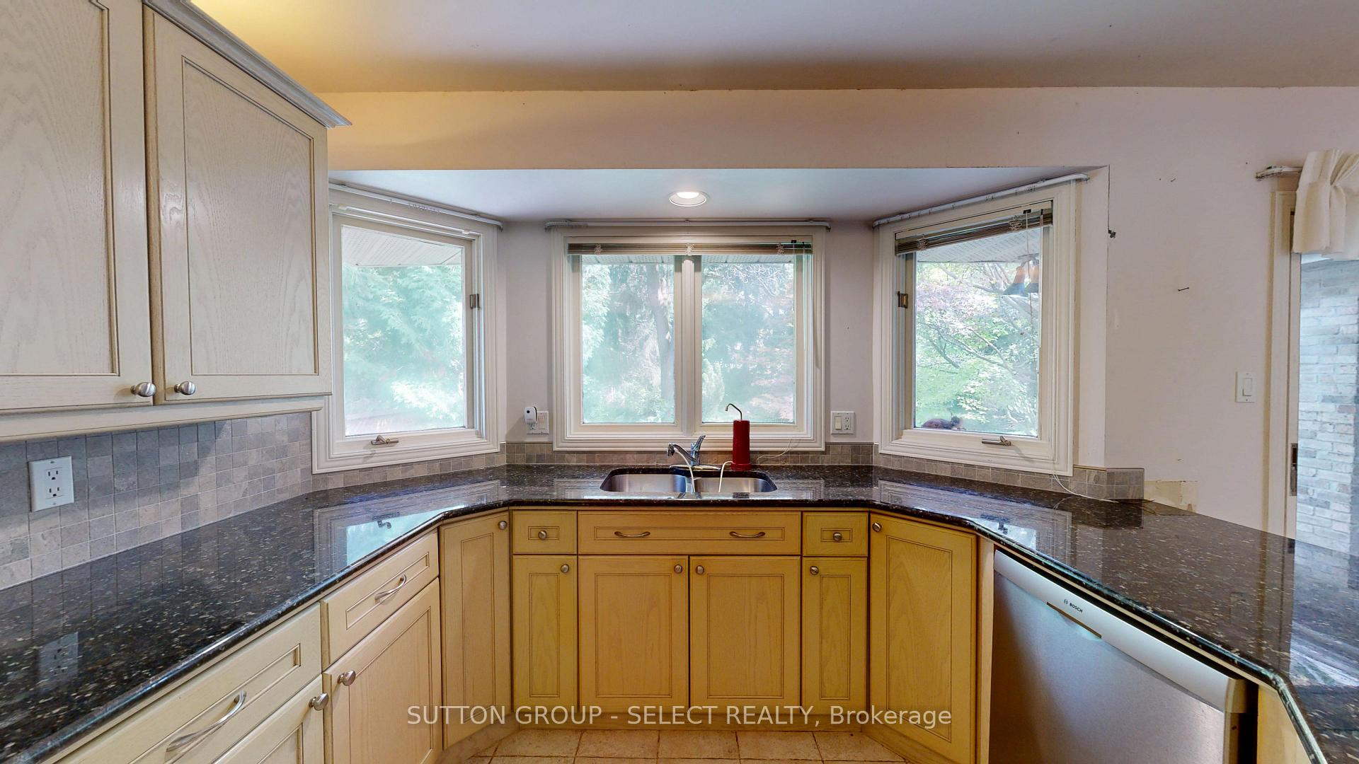 Photo 21 of 34 Pine Ridge Drive, London, North B — HOMEH