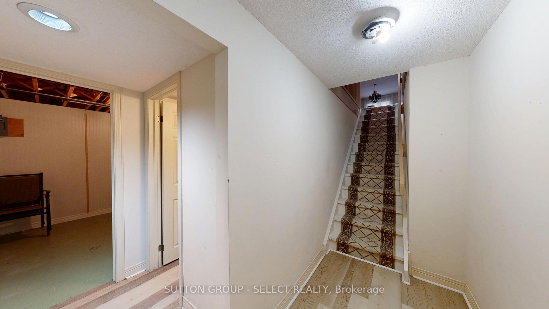 Photo 30 of 34 Pine Ridge Drive, London, North B — HOMEH