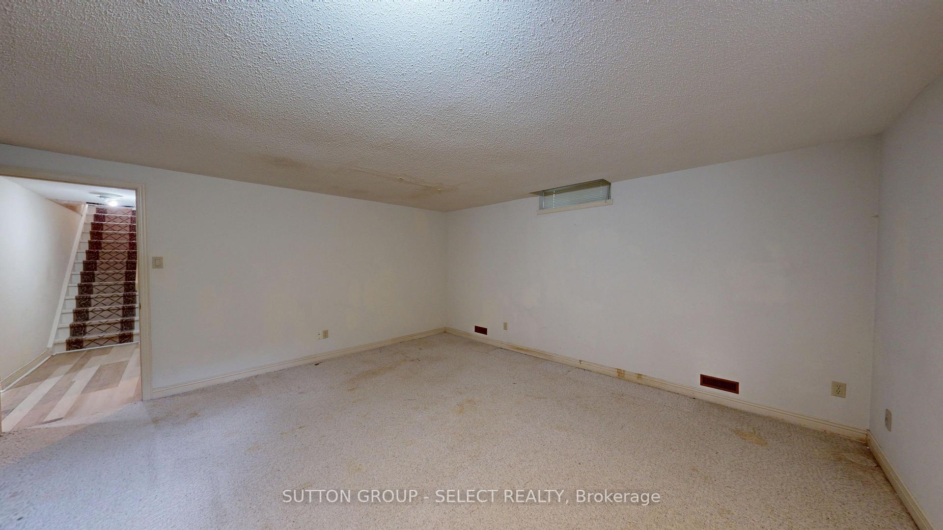 Photo 31 of 34 Pine Ridge Drive, London, North B — HOMEH
