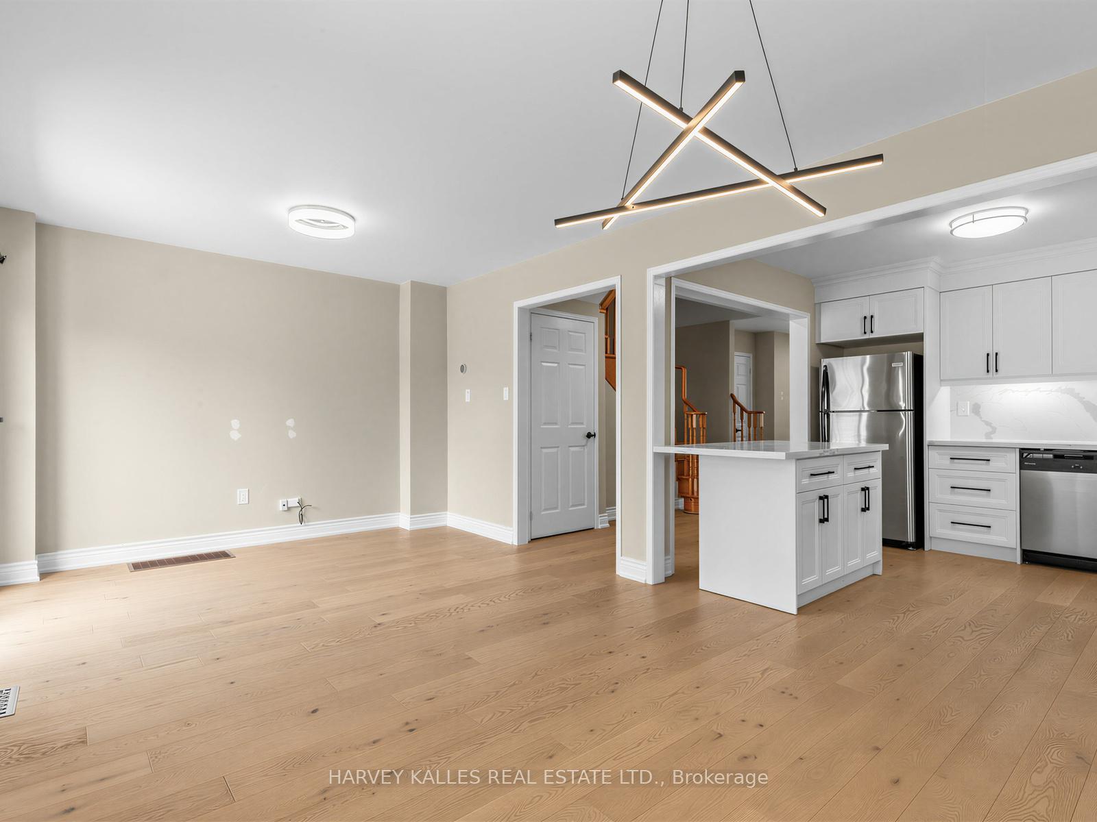 Photo 13 of 40 Blackthorn Drive, Vaughan, Maple — HOMEH
