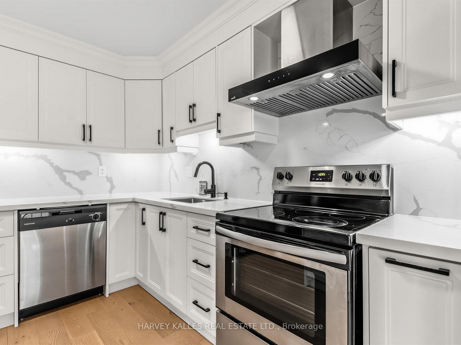 Photo 16 of 40 Blackthorn Drive, Vaughan, Maple — HOMEH
