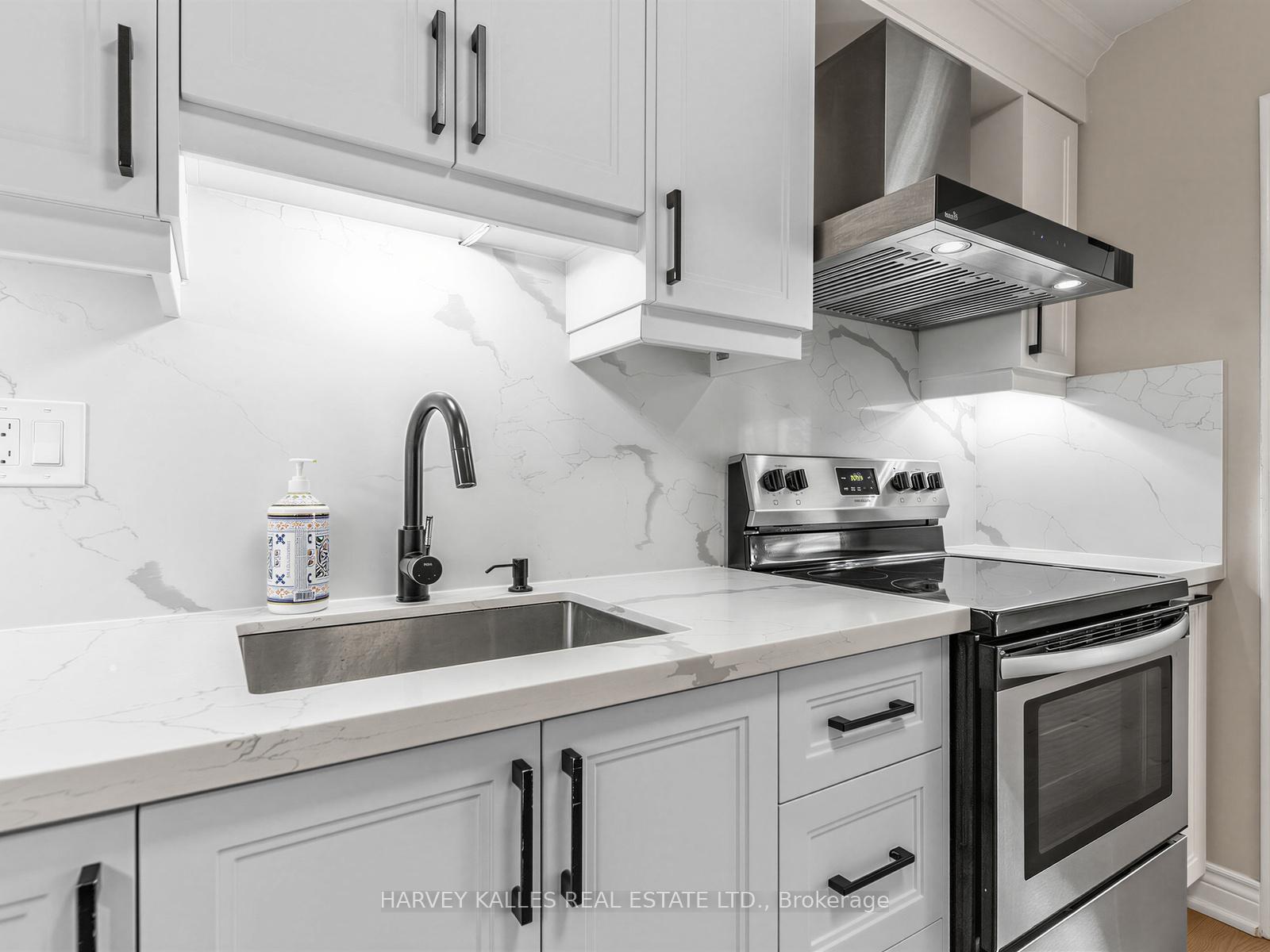 Photo 17 of 40 Blackthorn Drive, Vaughan, Maple — HOMEH
