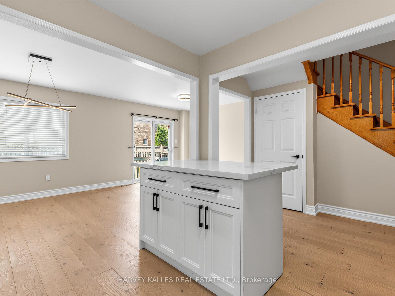 Photo 18 of 40 Blackthorn Drive, Vaughan, Maple — HOMEH