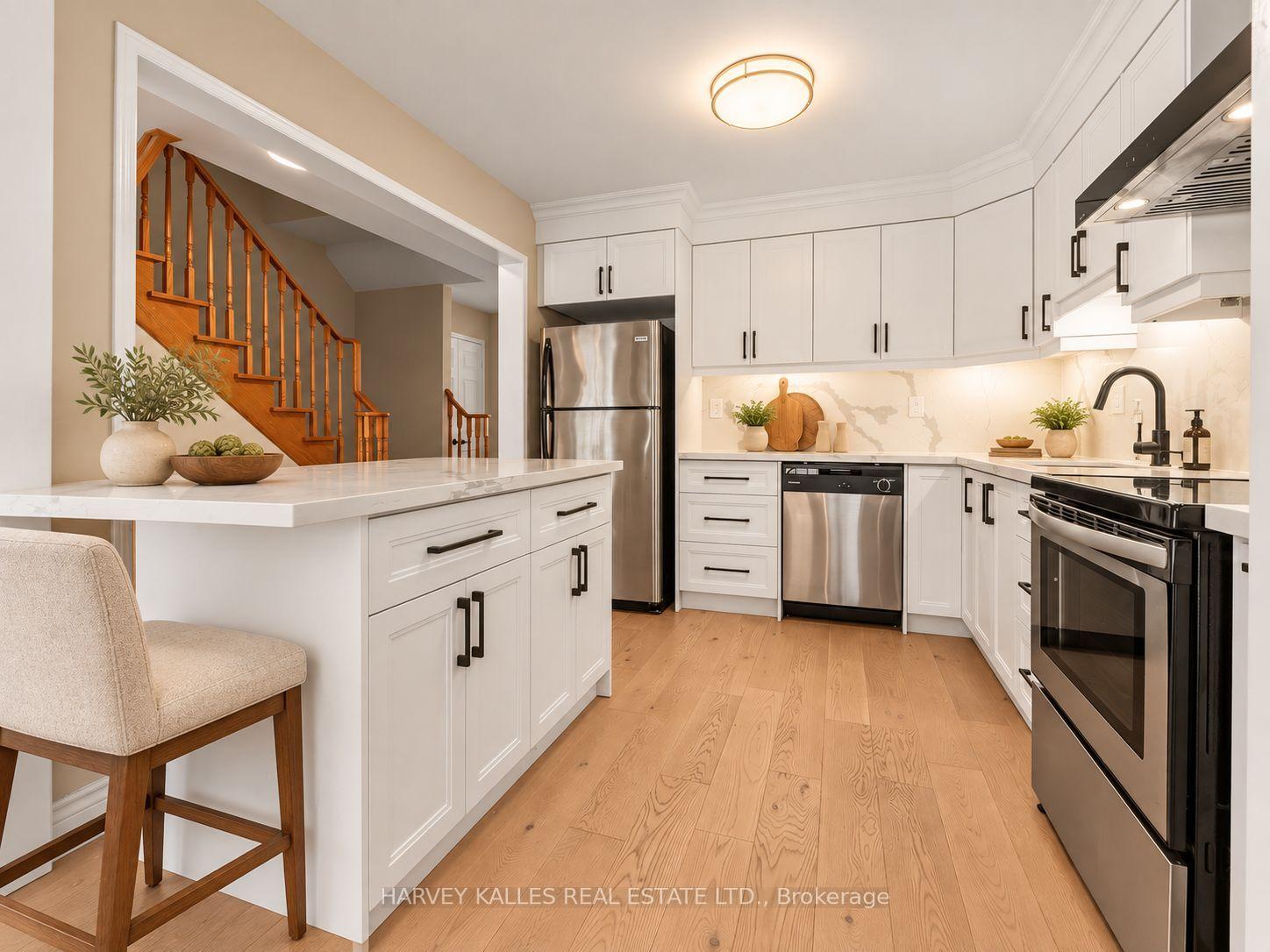 Photo 19 of 40 Blackthorn Drive, Vaughan, Maple — HOMEH