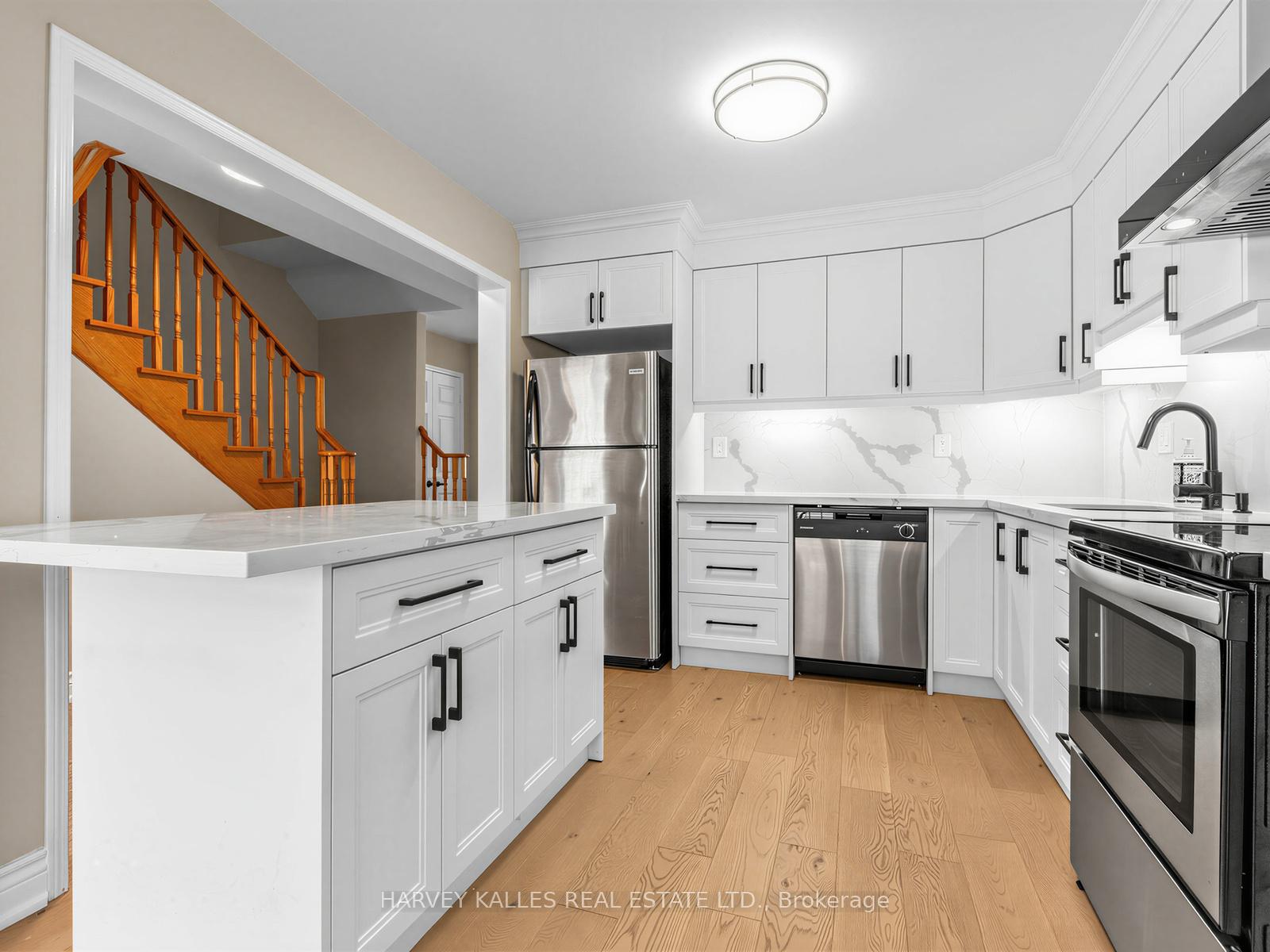 Photo 20 of 40 Blackthorn Drive, Vaughan, Maple — HOMEH