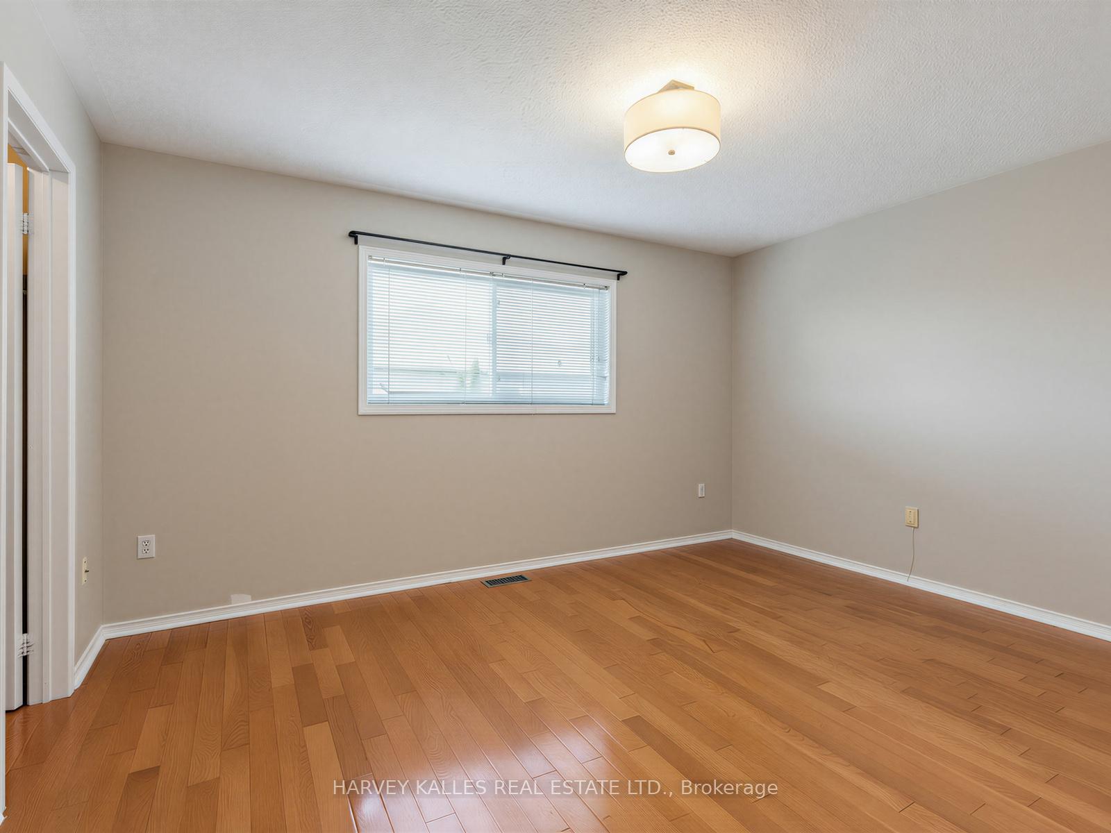 Photo 25 of 40 Blackthorn Drive, Vaughan, Maple — HOMEH