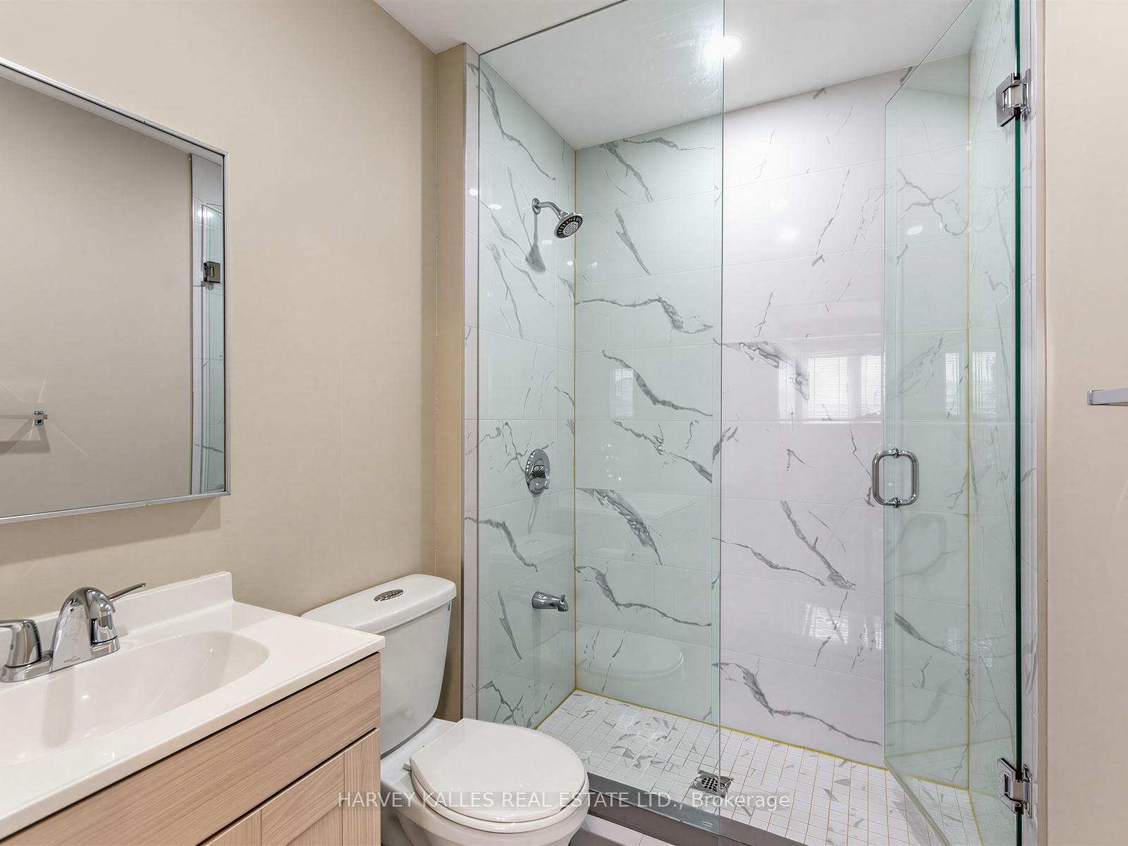Photo 33 of 40 Blackthorn Drive, Vaughan, Maple — HOMEH