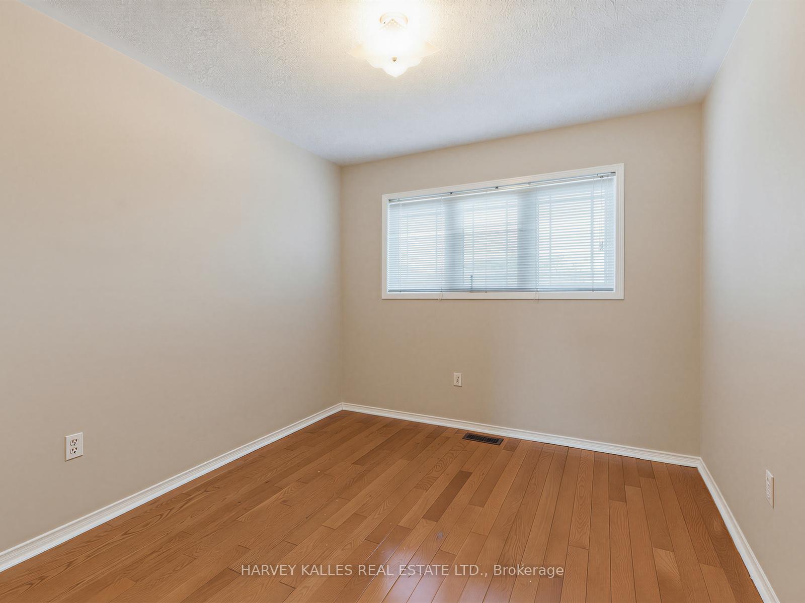 Photo 35 of 40 Blackthorn Drive, Vaughan, Maple — HOMEH