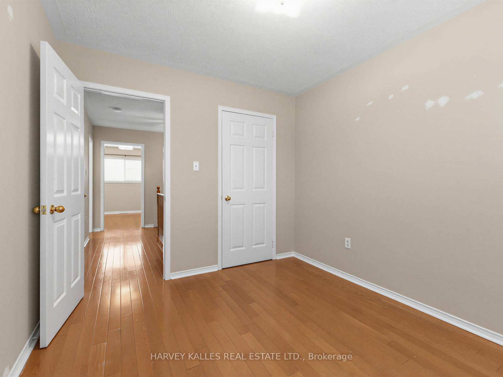 Photo 36 of 40 Blackthorn Drive, Vaughan, Maple — HOMEH