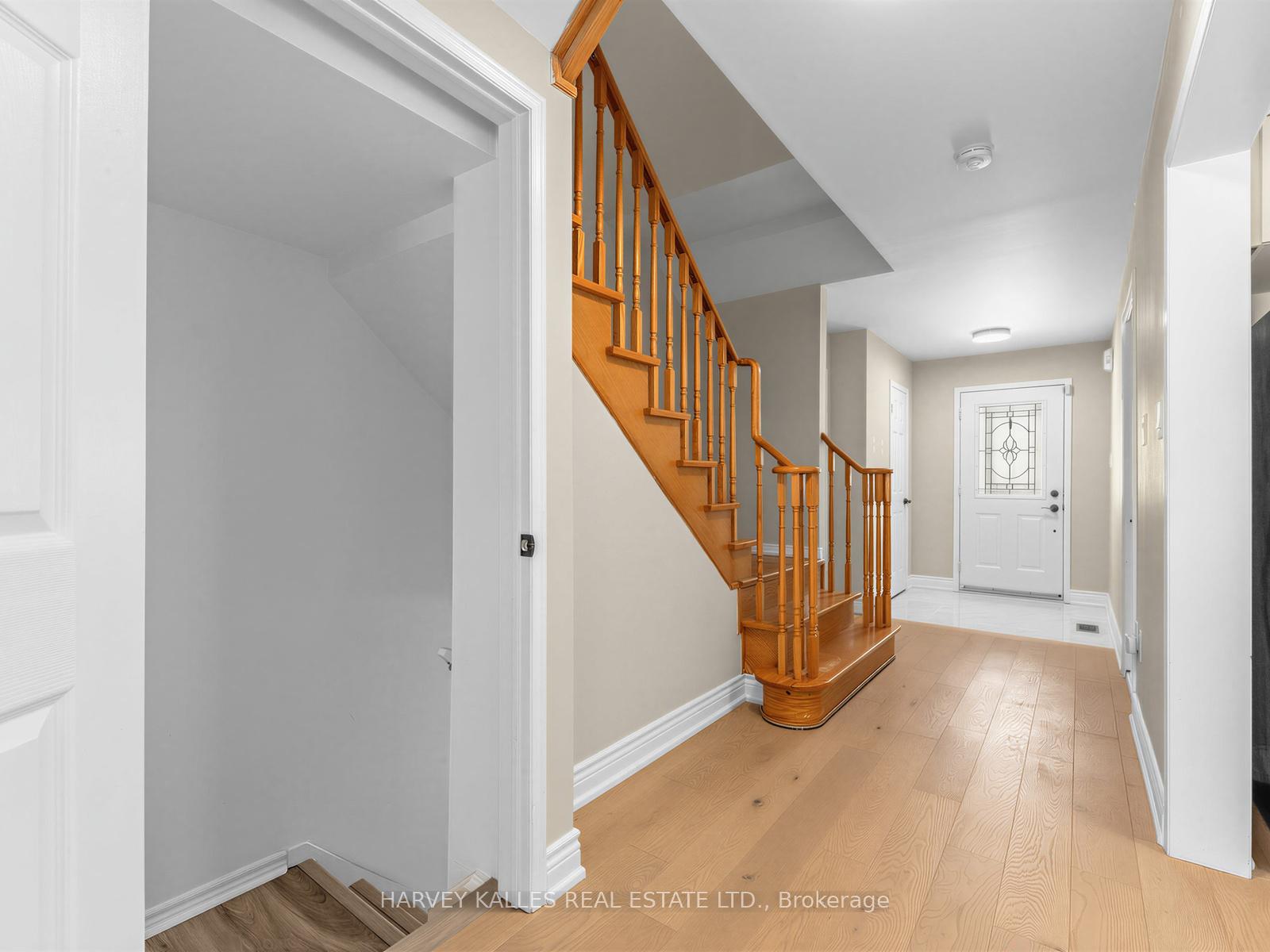 Photo 37 of 40 Blackthorn Drive, Vaughan, Maple — HOMEH