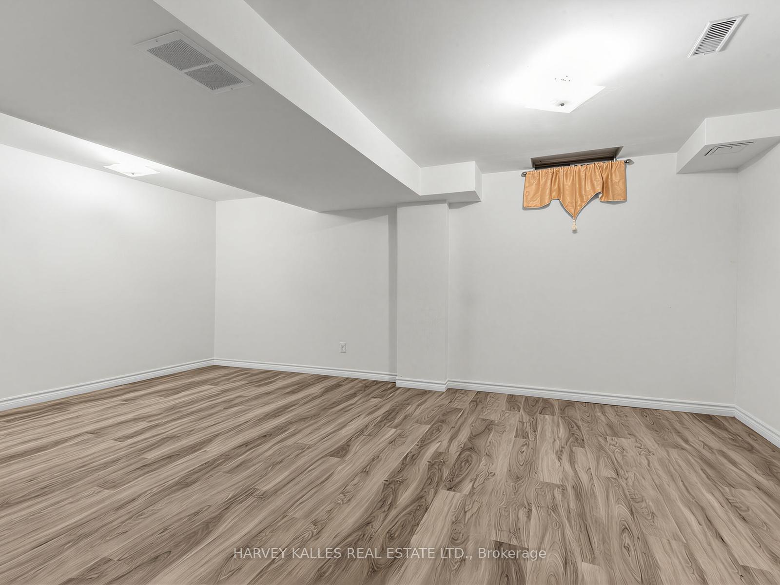 Photo 38 of 40 Blackthorn Drive, Vaughan, Maple — HOMEH