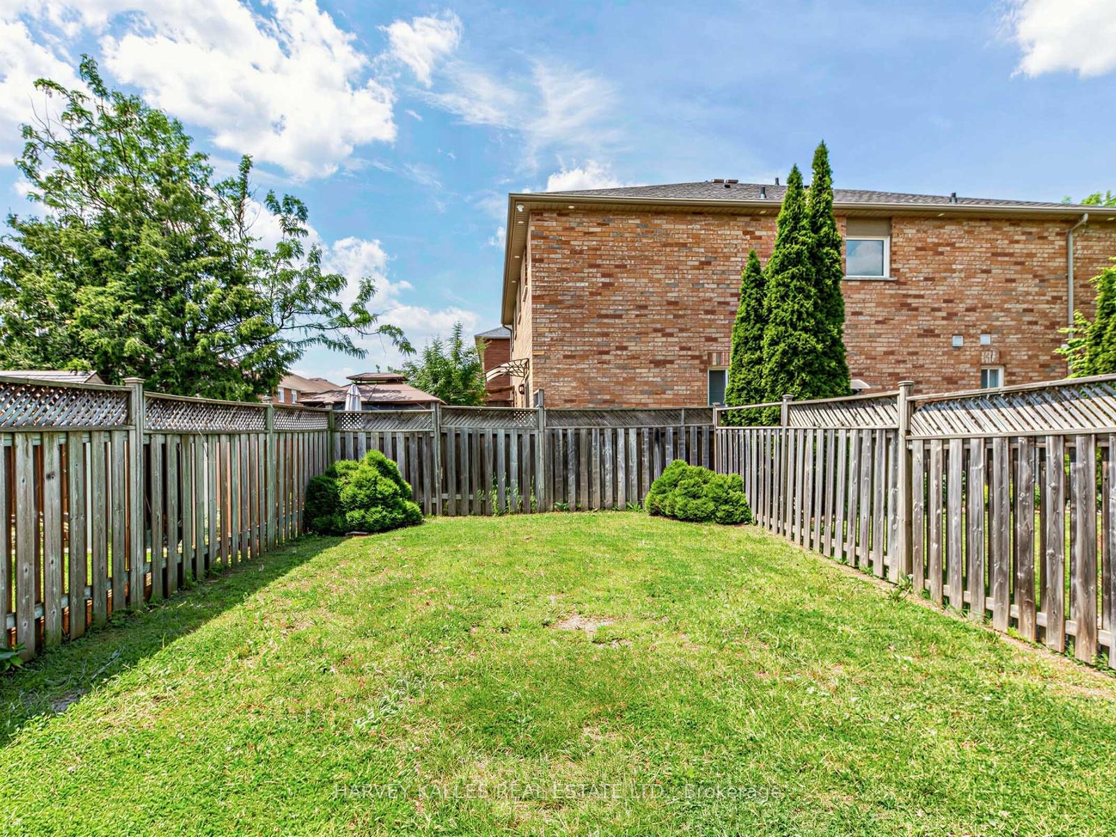 Photo 43 of 40 Blackthorn Drive, Vaughan, Maple — HOMEH