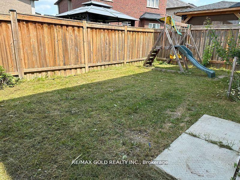 Photo 22 of 292 Remembrance Drive, Brampton, Northwest Brampton — HOMEH
