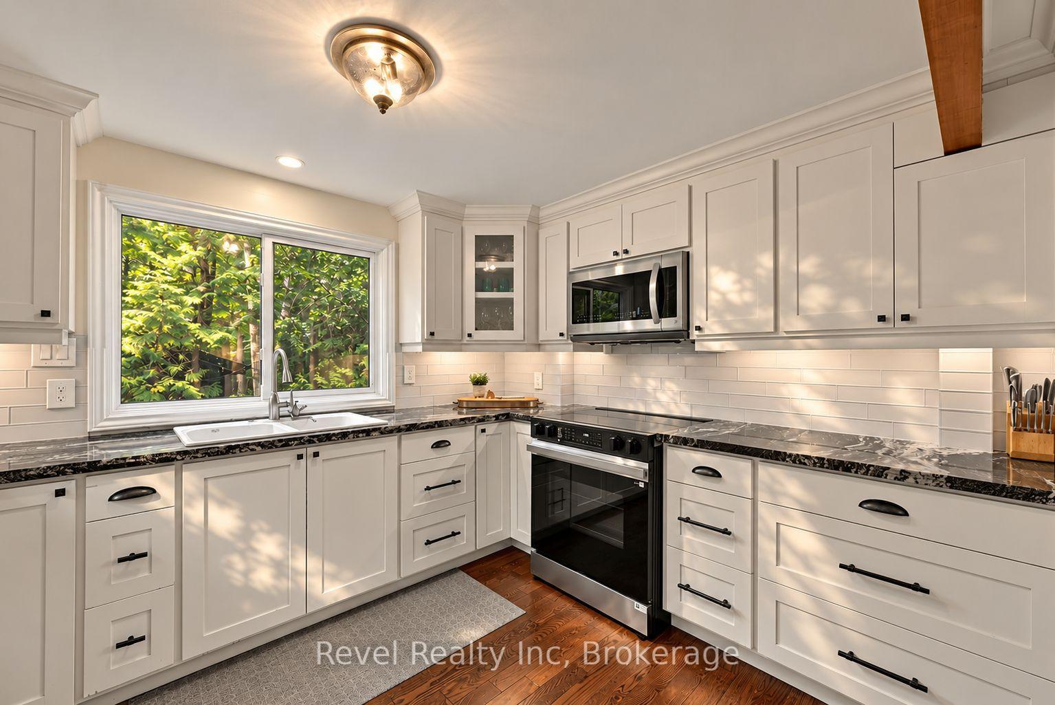 Photo 16 of 33 Greenwood Drive, Tiny, Rural Tiny — HOMEH