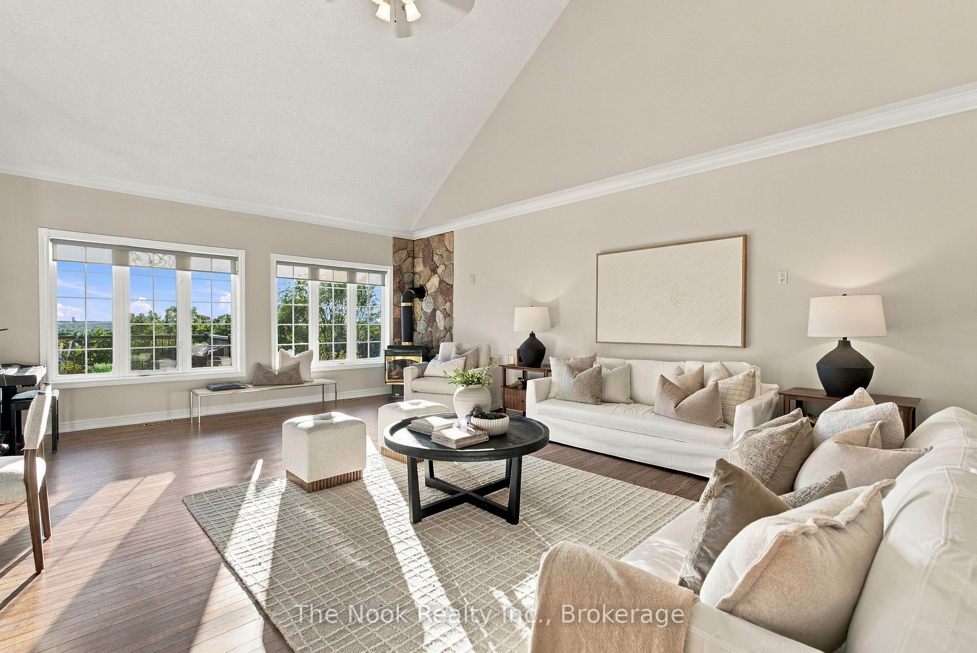 Photo 9 of 70 James Rowe Drive, Whitby, Williamsburg — HOMEH