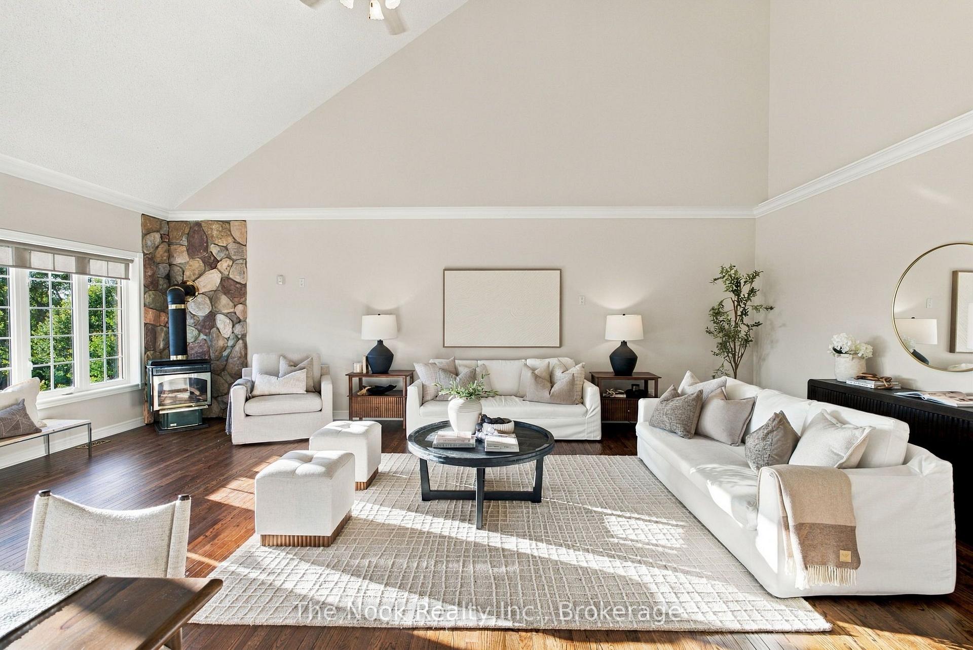 Photo 16 of 70 James Rowe Drive, Whitby, Williamsburg — HOMEH
