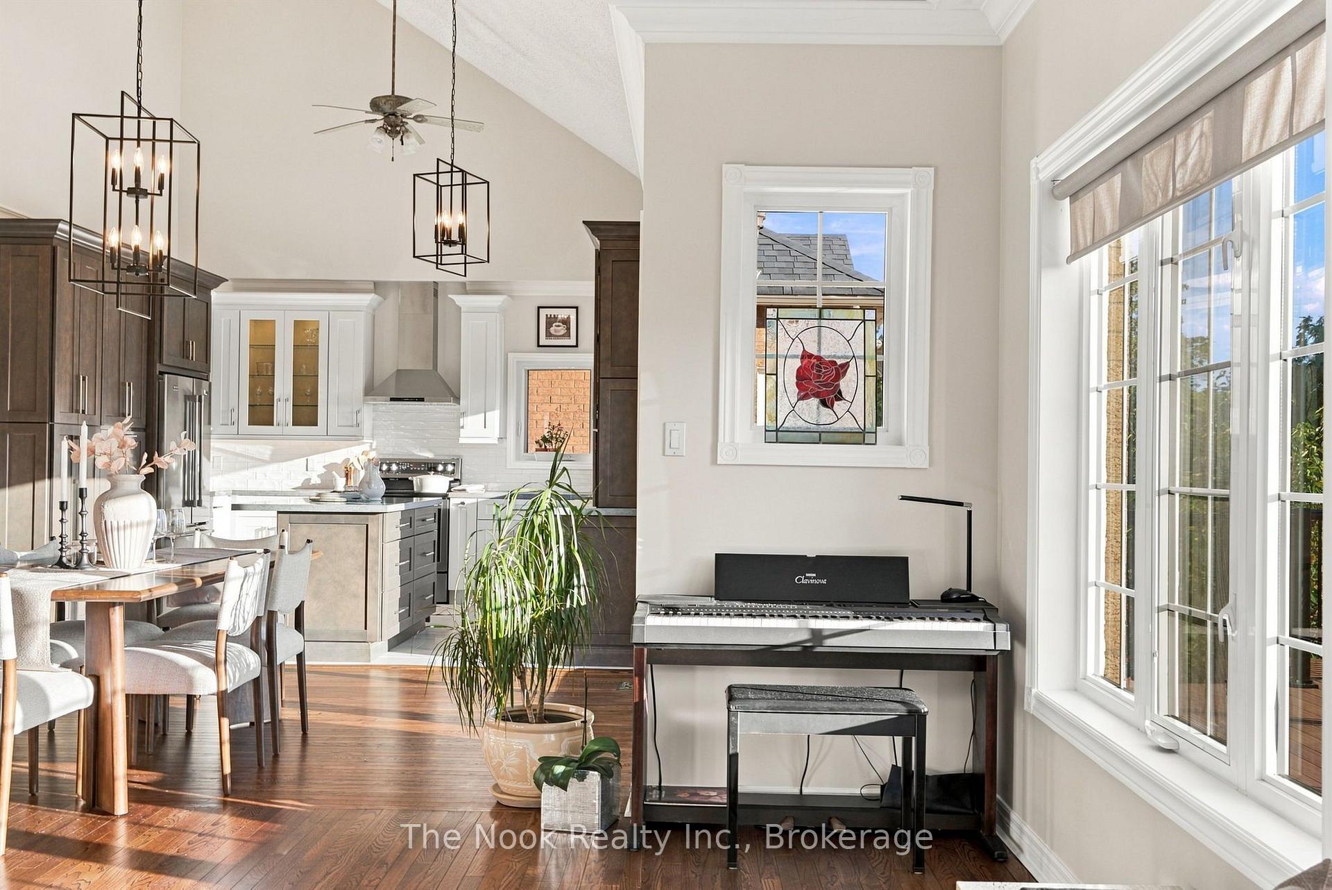 Photo 25 of 70 James Rowe Drive, Whitby, Williamsburg — HOMEH