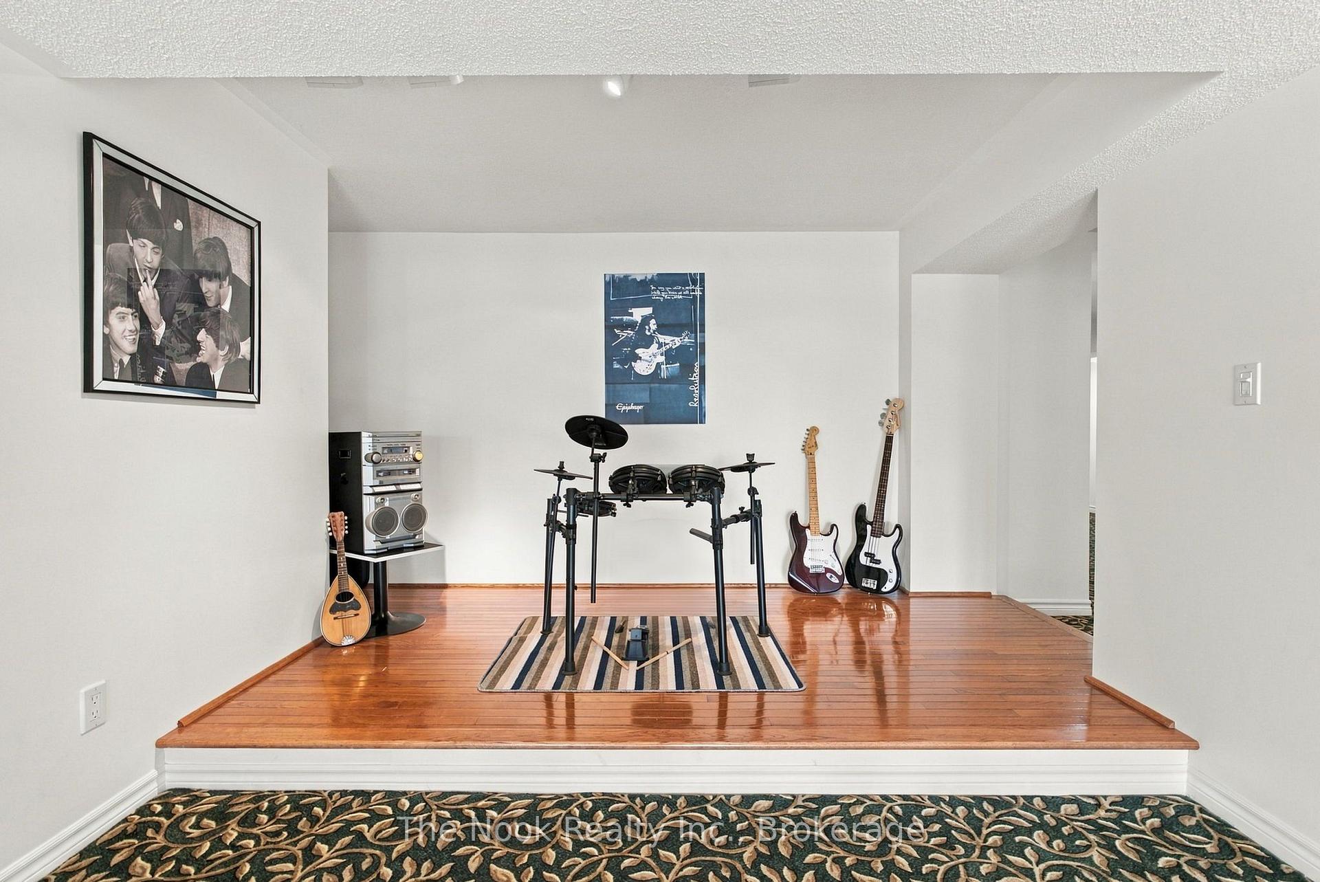 Photo 40 of 70 James Rowe Drive, Whitby, Williamsburg — HOMEH