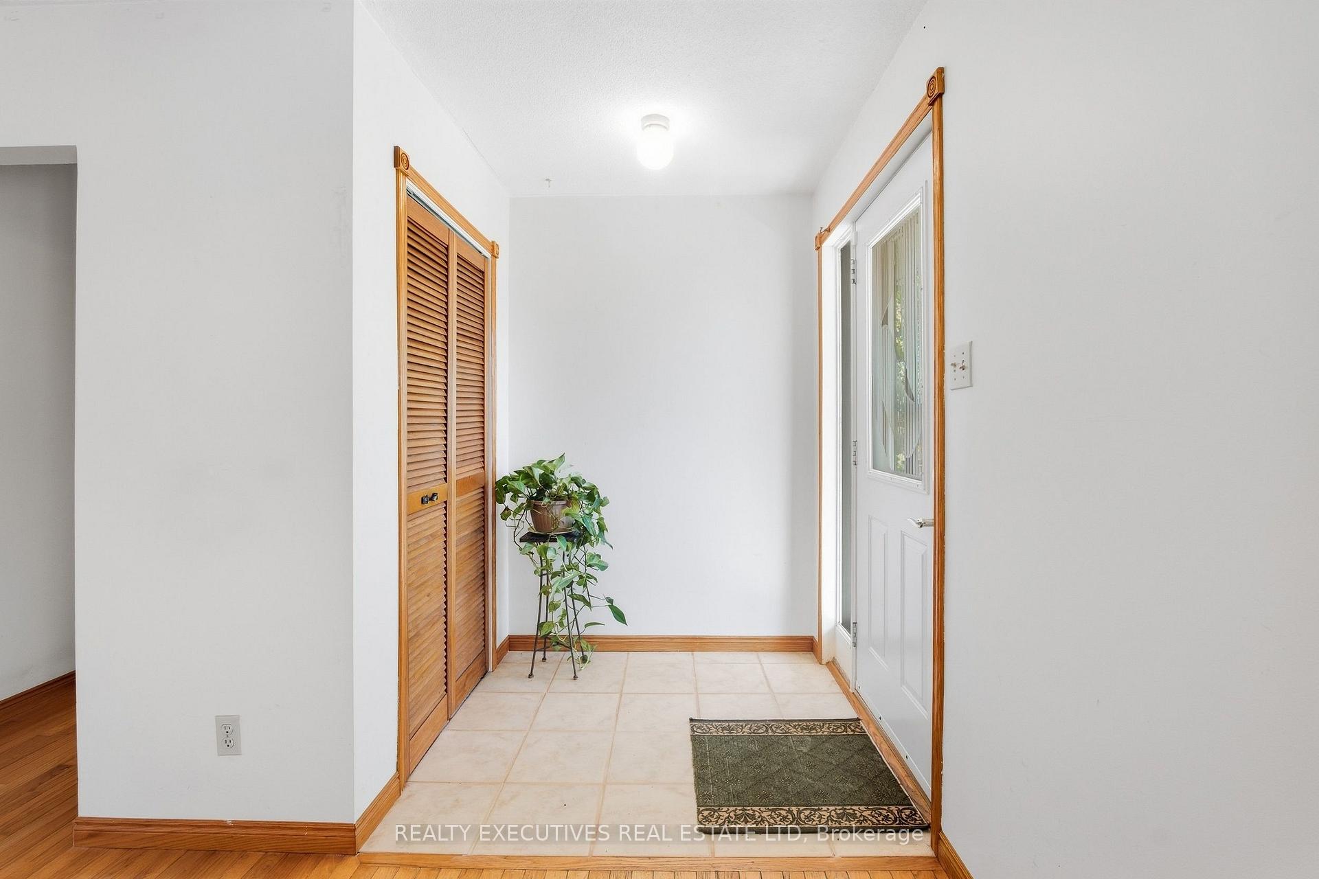 Photo 2 of 12525 Nesbitt Road, North Dundas, Winchester — HOMEH