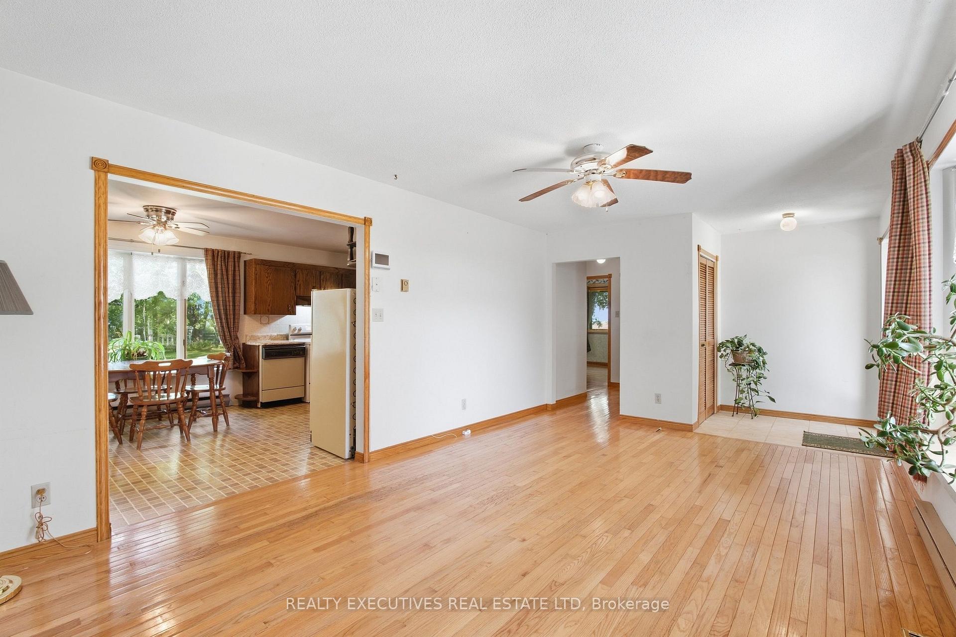 Photo 4 of 12525 Nesbitt Road, North Dundas, Winchester — HOMEH
