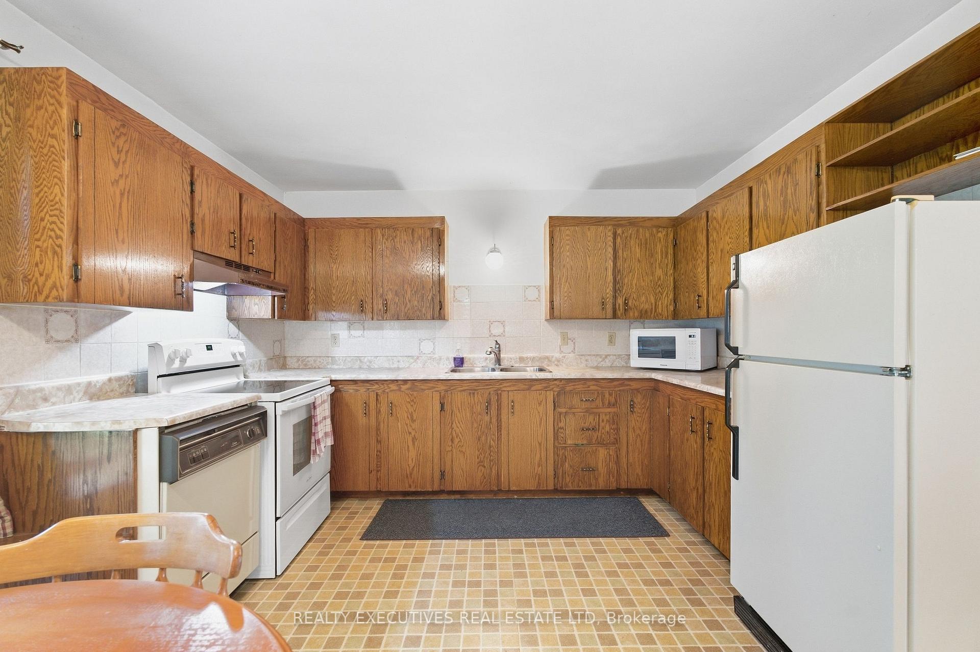 Photo 6 of 12525 Nesbitt Road, North Dundas, Winchester — HOMEH