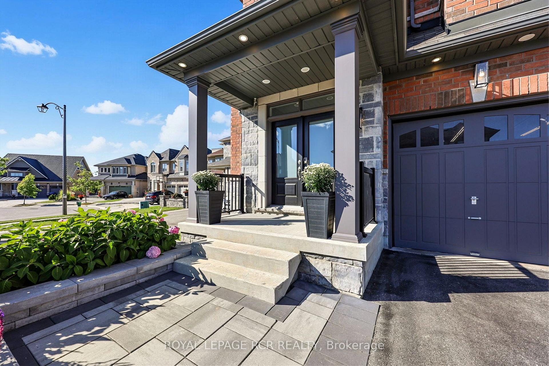 Photo 2 of 52 Hackett Street, East Gwillimbury, Sharon — HOMEH