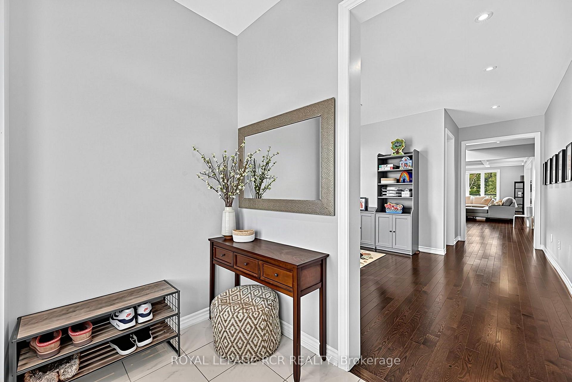 Photo 3 of 52 Hackett Street, East Gwillimbury, Sharon — HOMEH