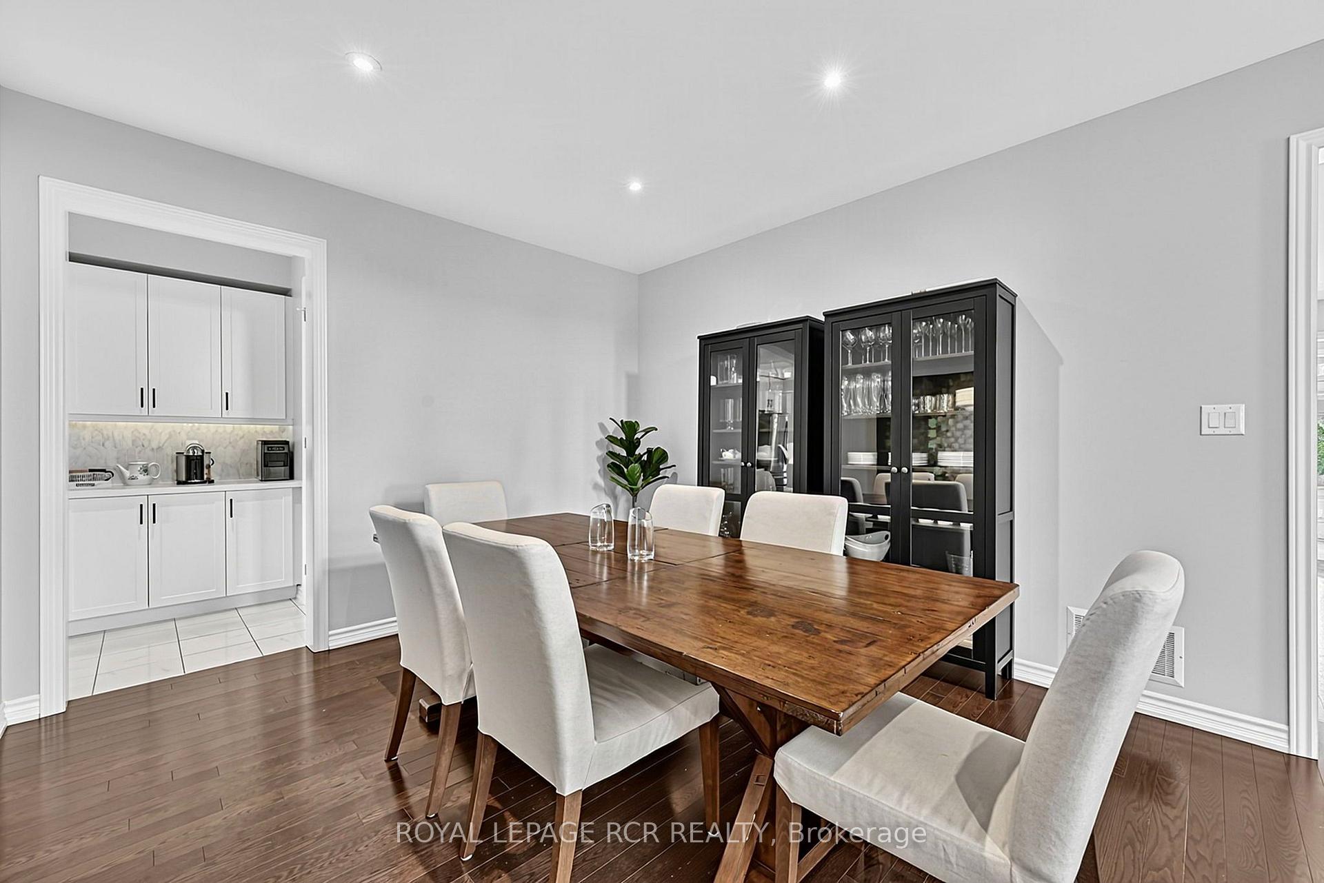 Photo 6 of 52 Hackett Street, East Gwillimbury, Sharon — HOMEH