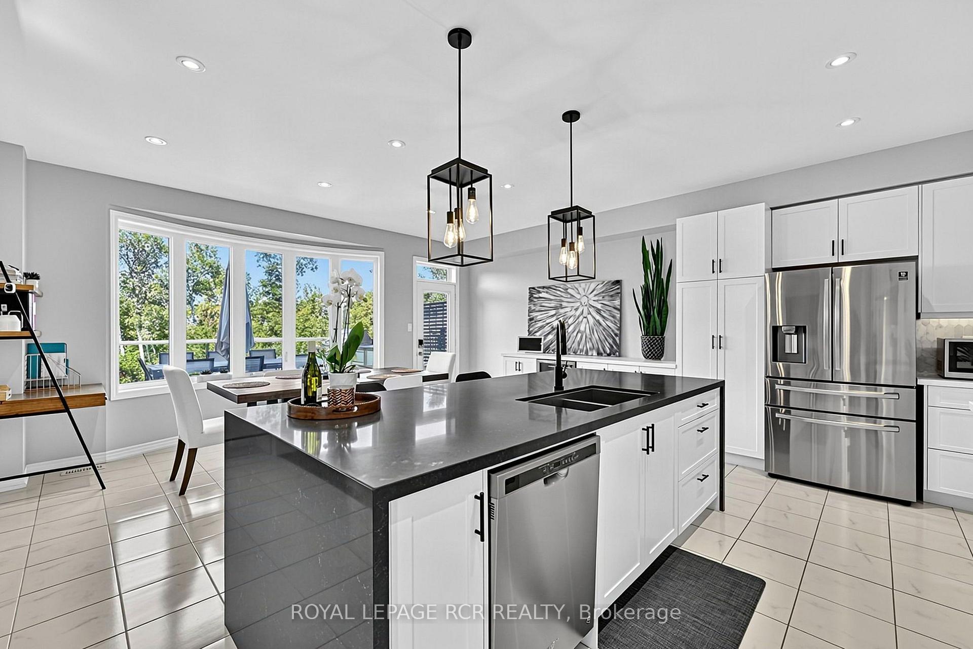 Photo 13 of 52 Hackett Street, East Gwillimbury, Sharon — HOMEH