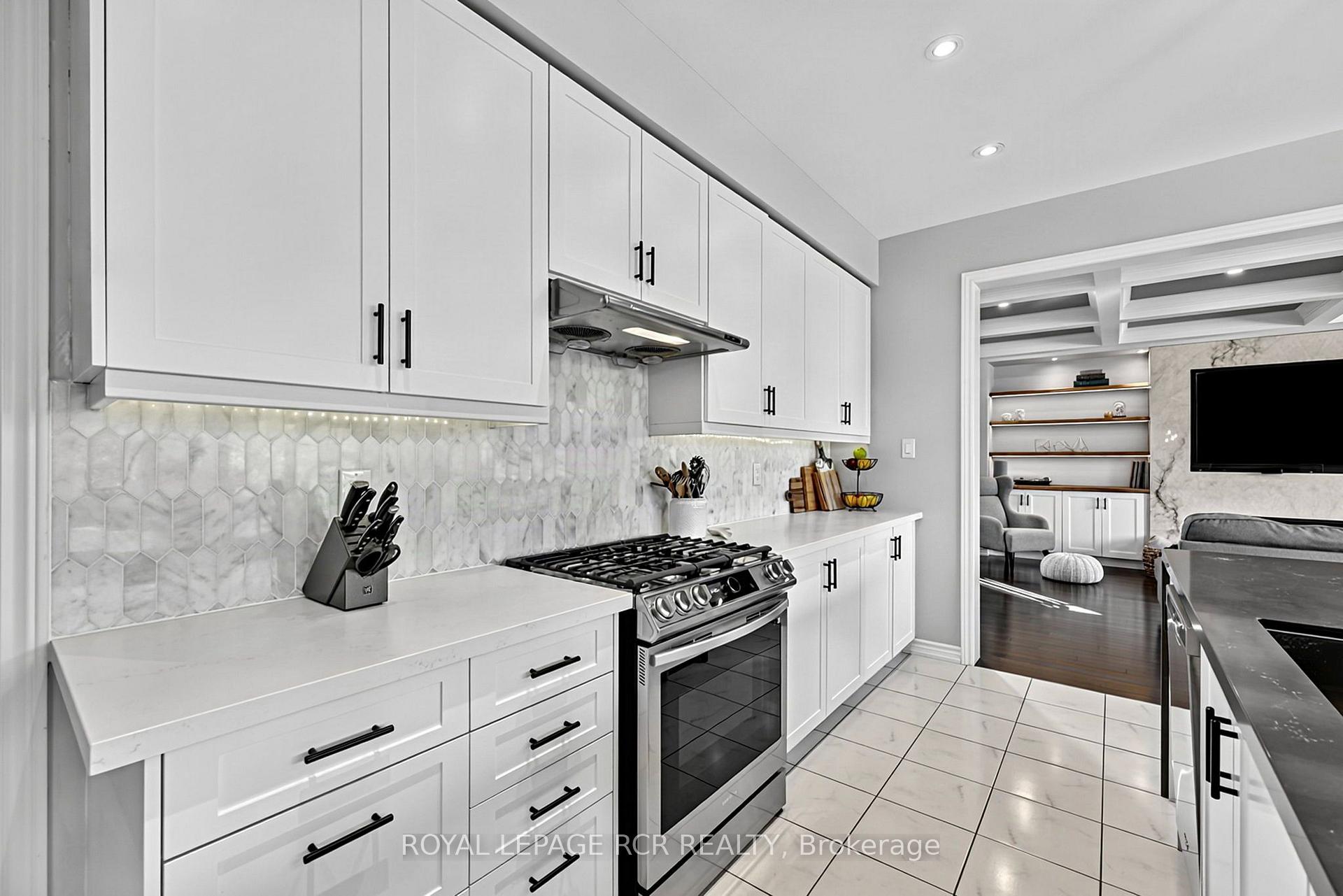 Photo 14 of 52 Hackett Street, East Gwillimbury, Sharon — HOMEH