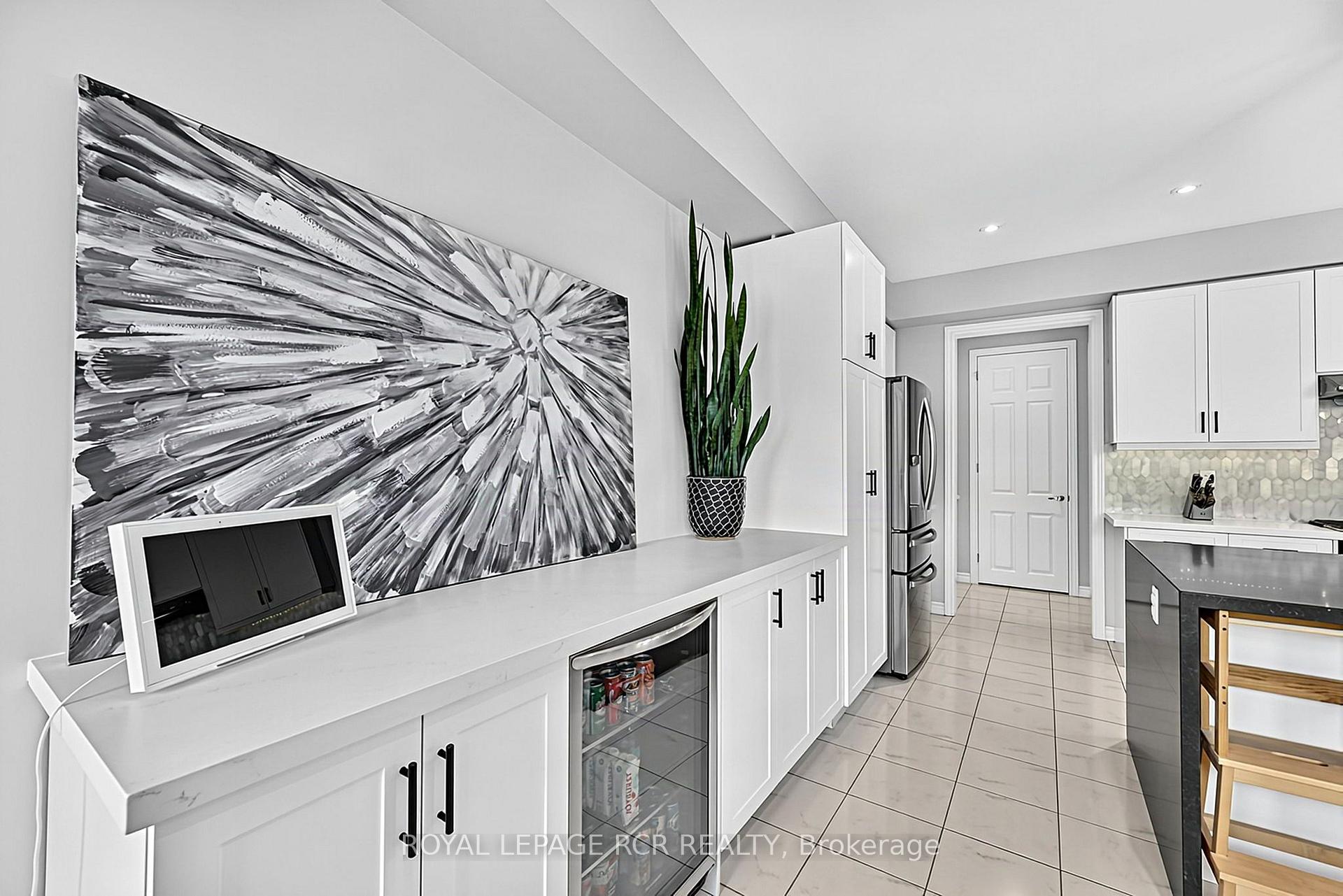 Photo 15 of 52 Hackett Street, East Gwillimbury, Sharon — HOMEH